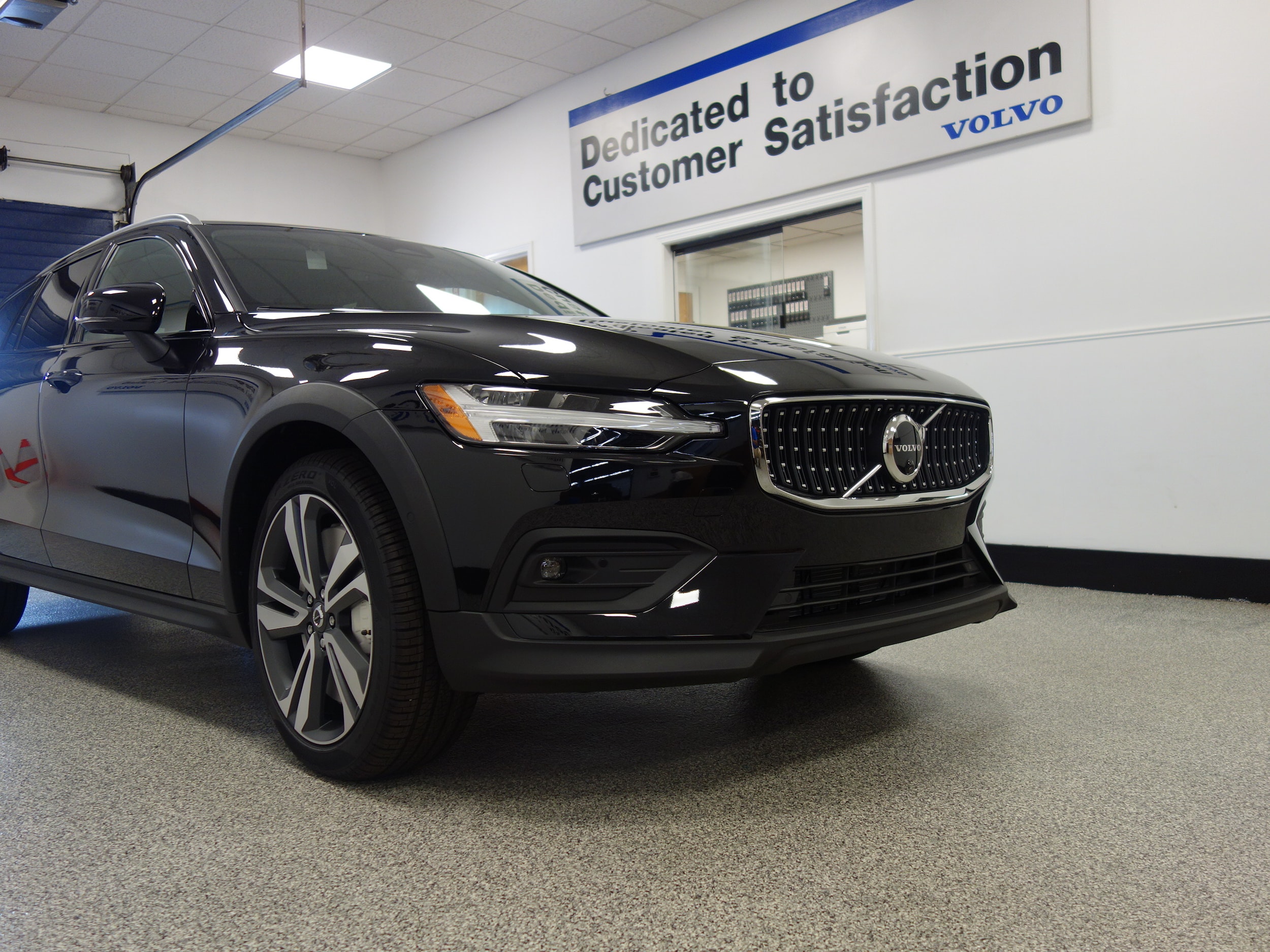 new 2025 Volvo V60 Cross Country car, priced at $55,025