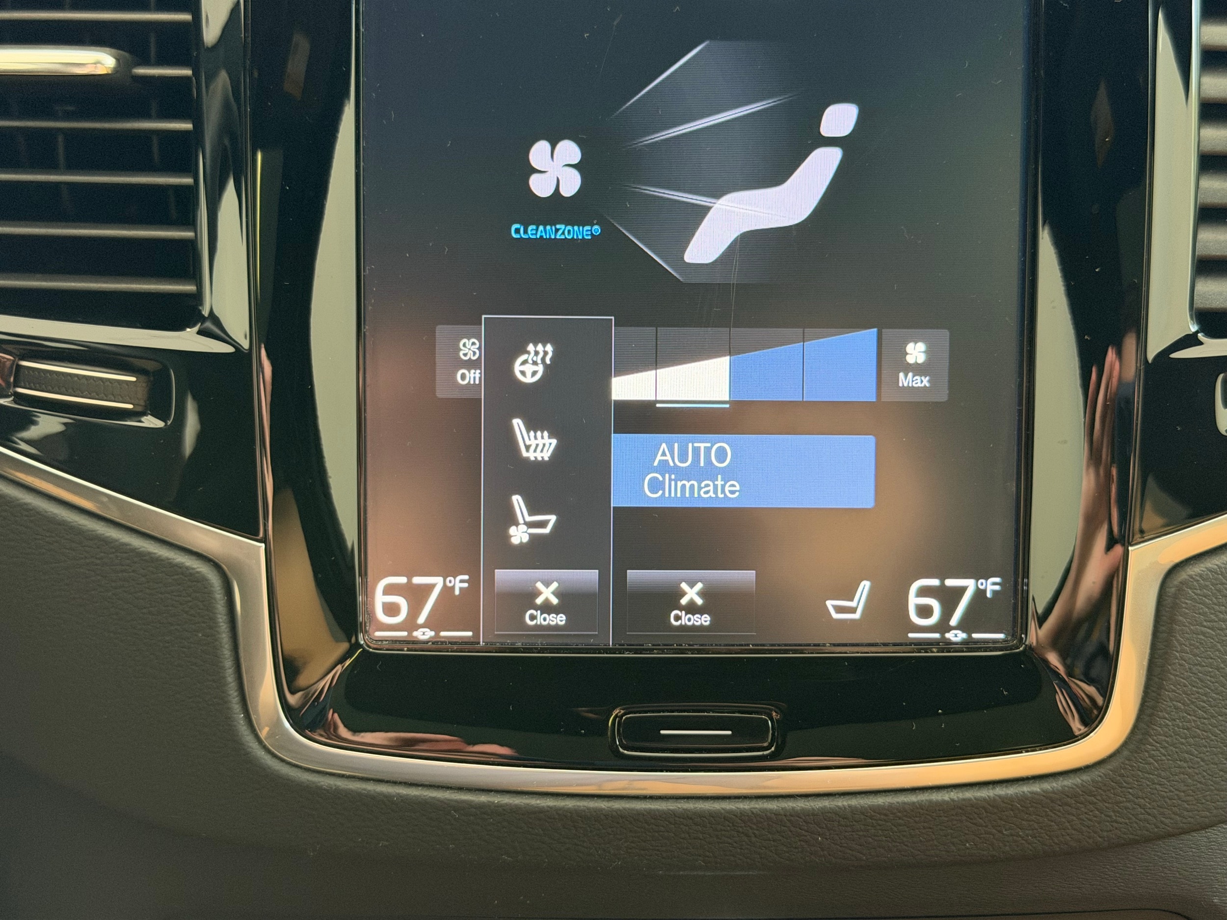 used 2021 Volvo XC90 car, priced at $38,400
