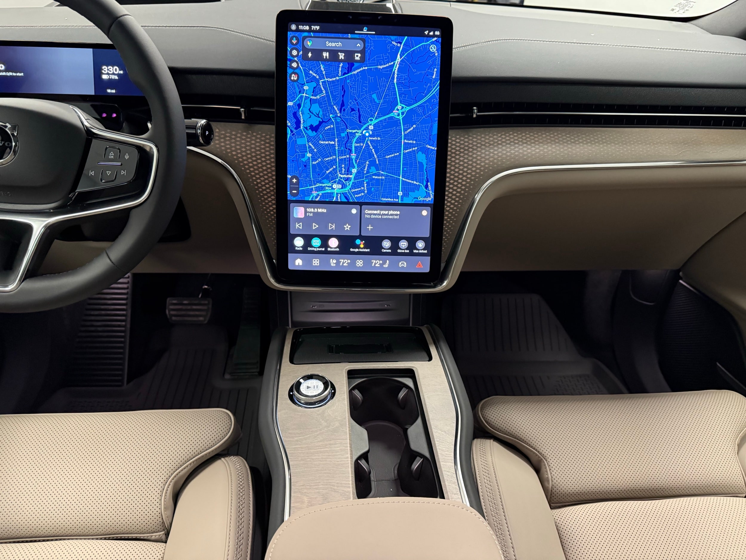 new 2025 Volvo EX90 car, priced at $91,290