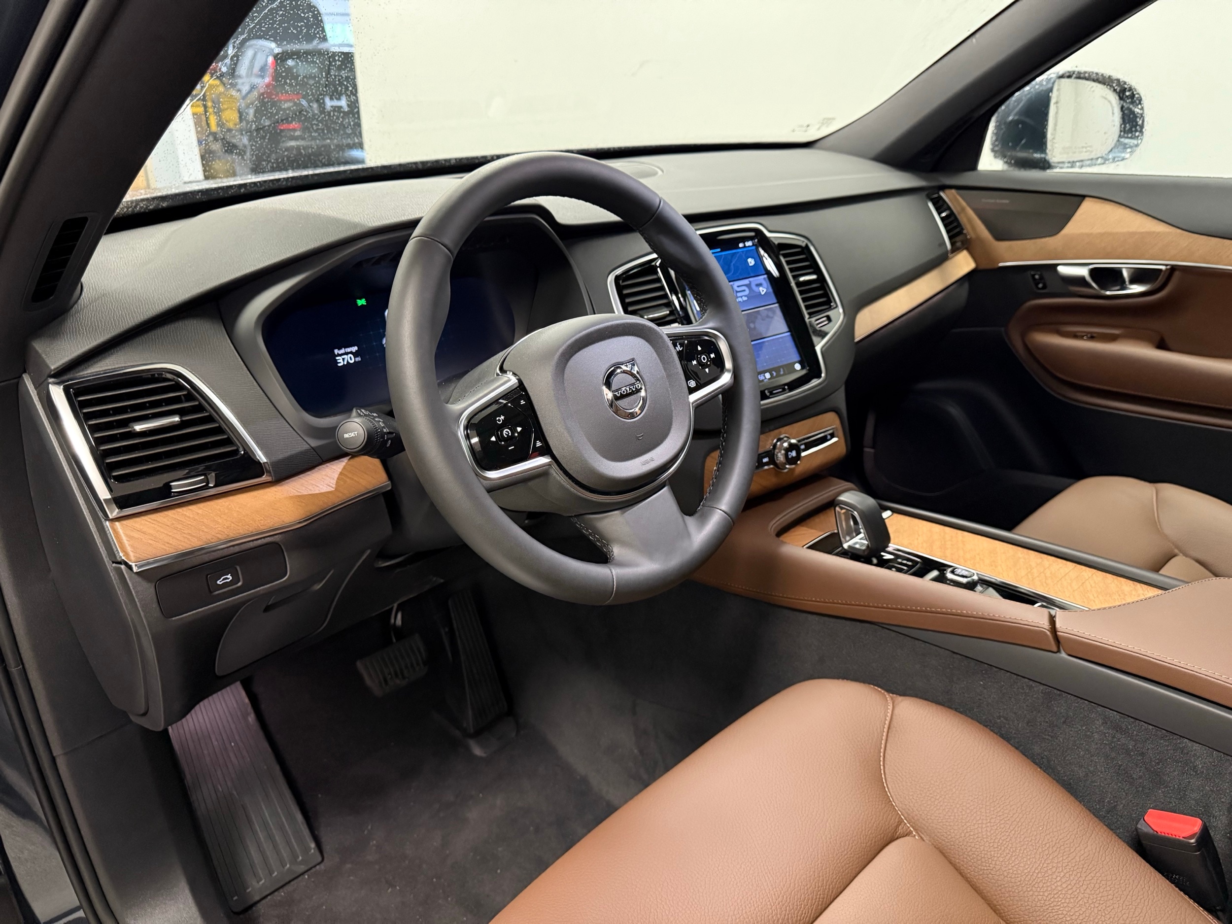 new 2025 Volvo XC90 car, priced at $69,450