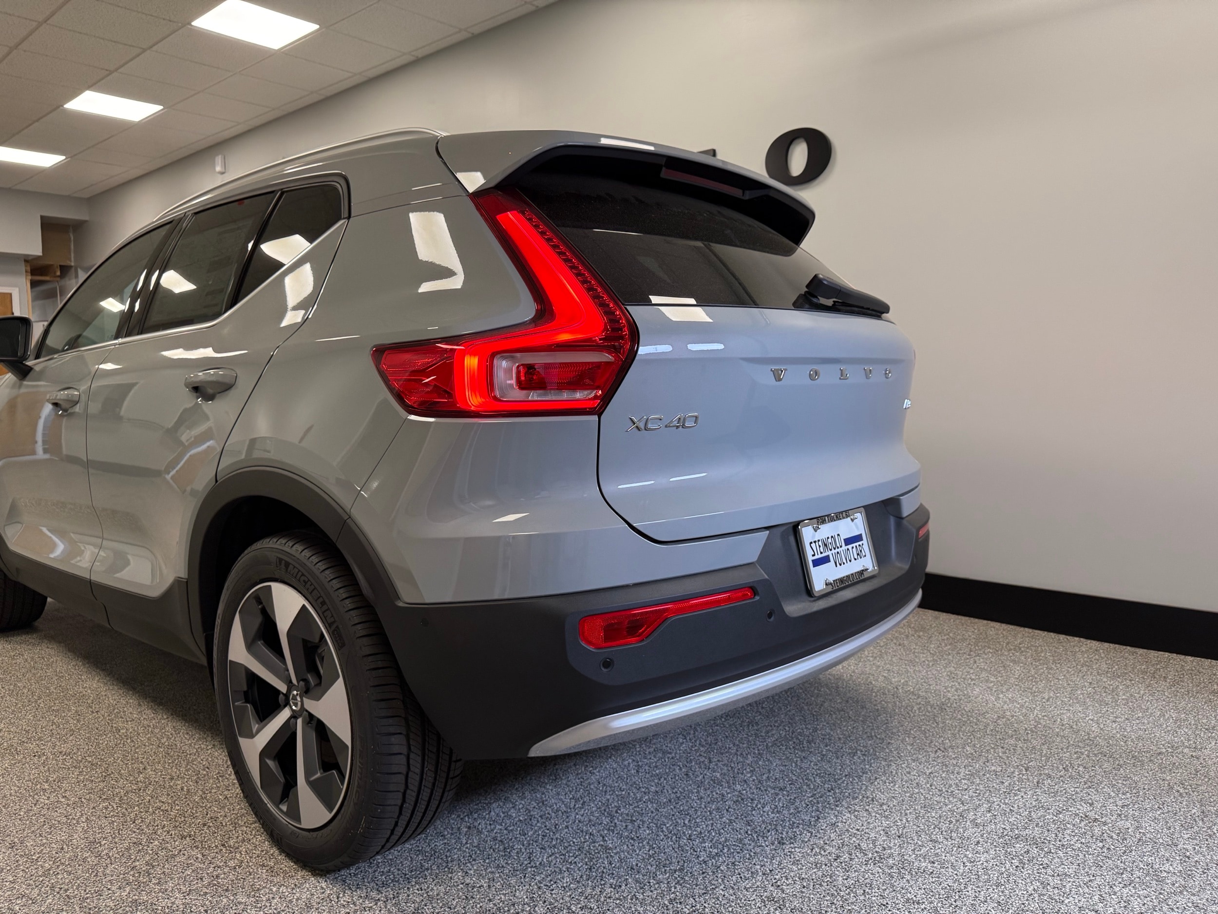 new 2025 Volvo XC40 car, priced at $48,335