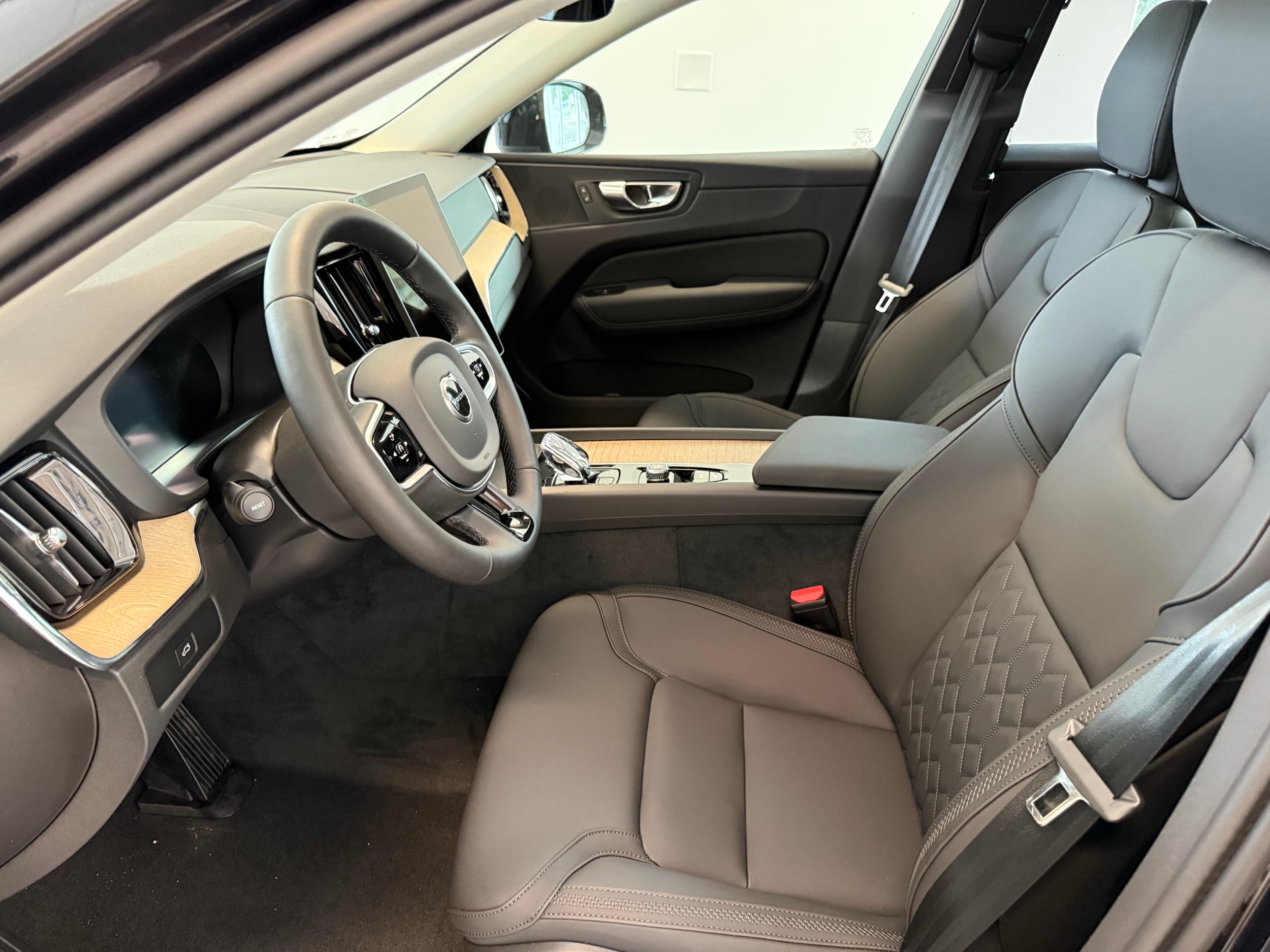 new 2026 Volvo XC60 car, priced at $57,985