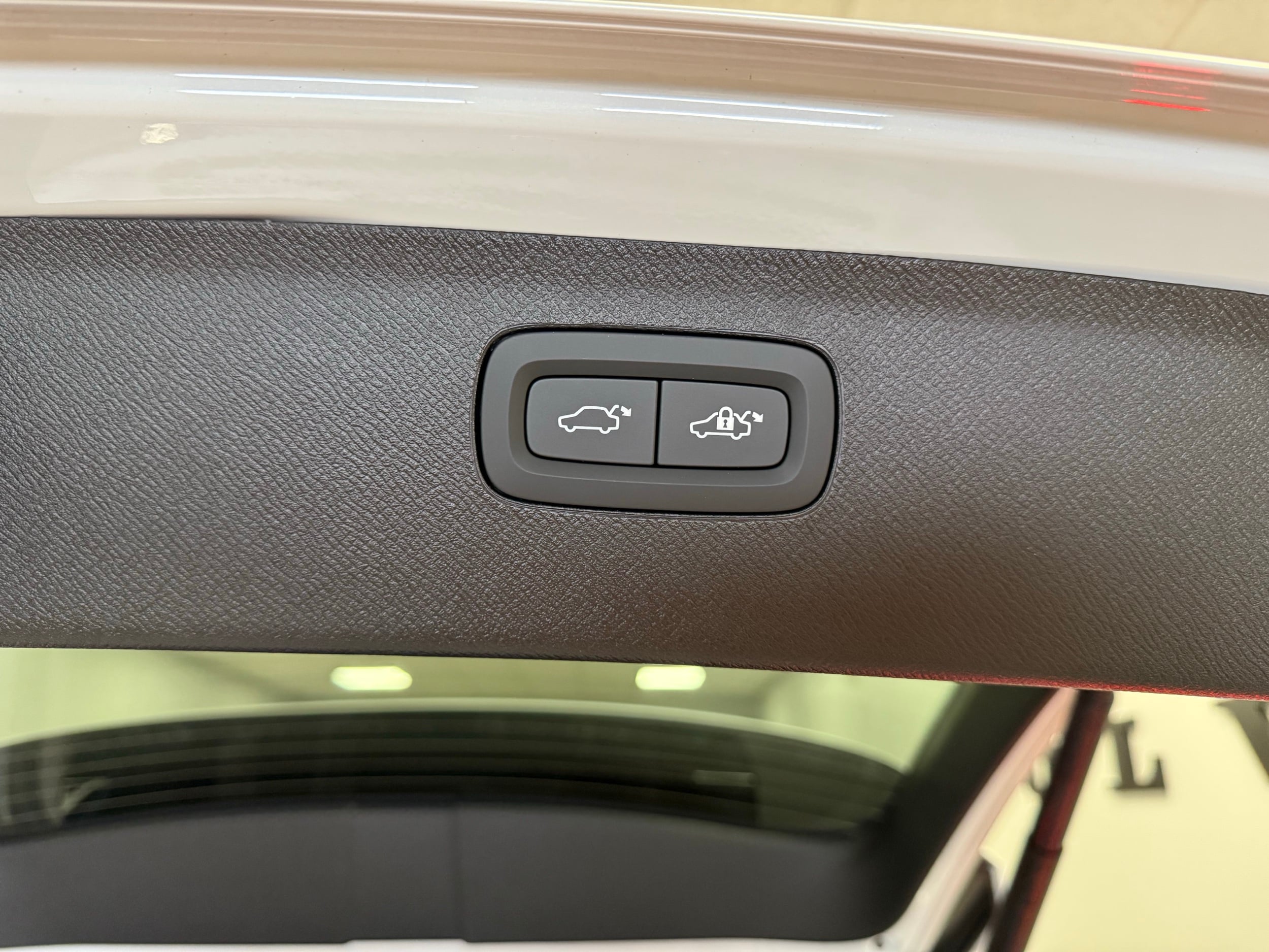 new 2025 Volvo XC90 car, priced at $69,155