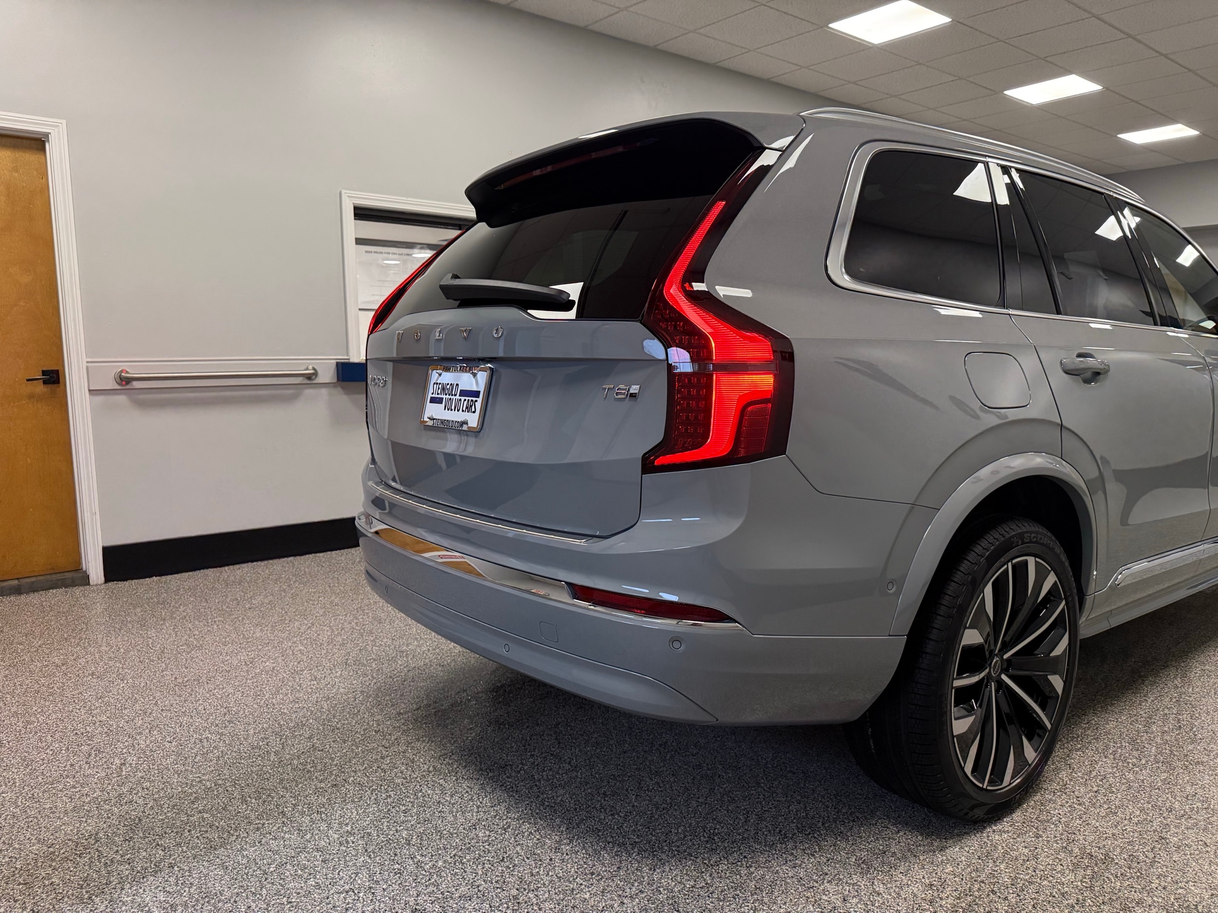 new 2025 Volvo XC90 plug-in hybrid car, priced at $78,805