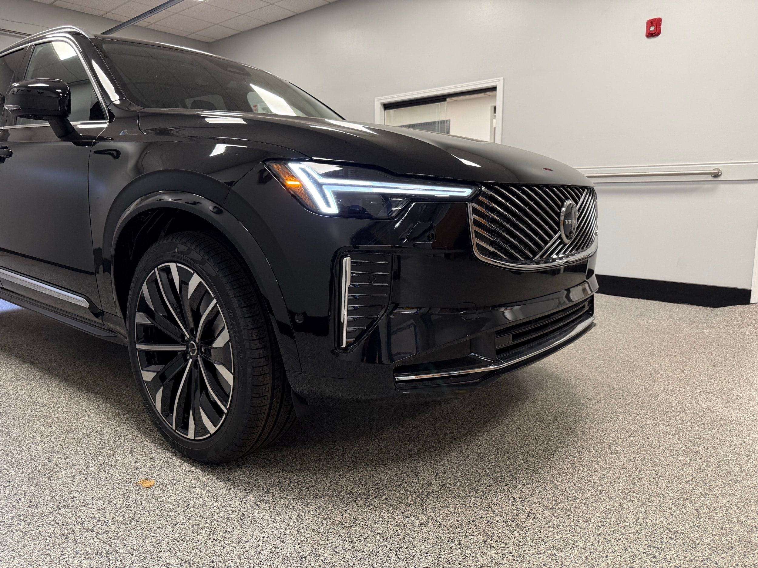new 2025 Volvo XC90 car, priced at $70,505
