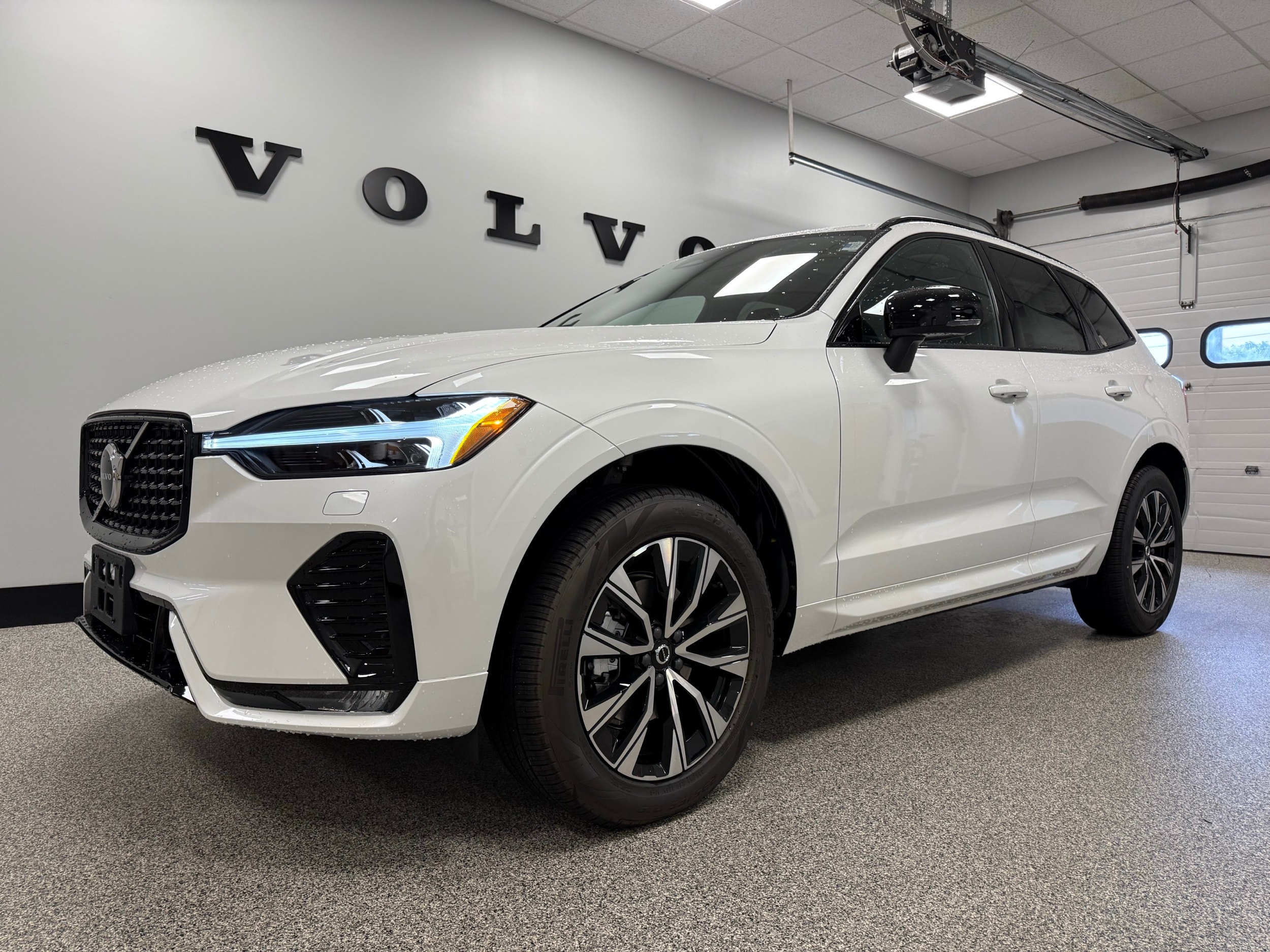 new 2025 Volvo XC60 car, priced at $50,705