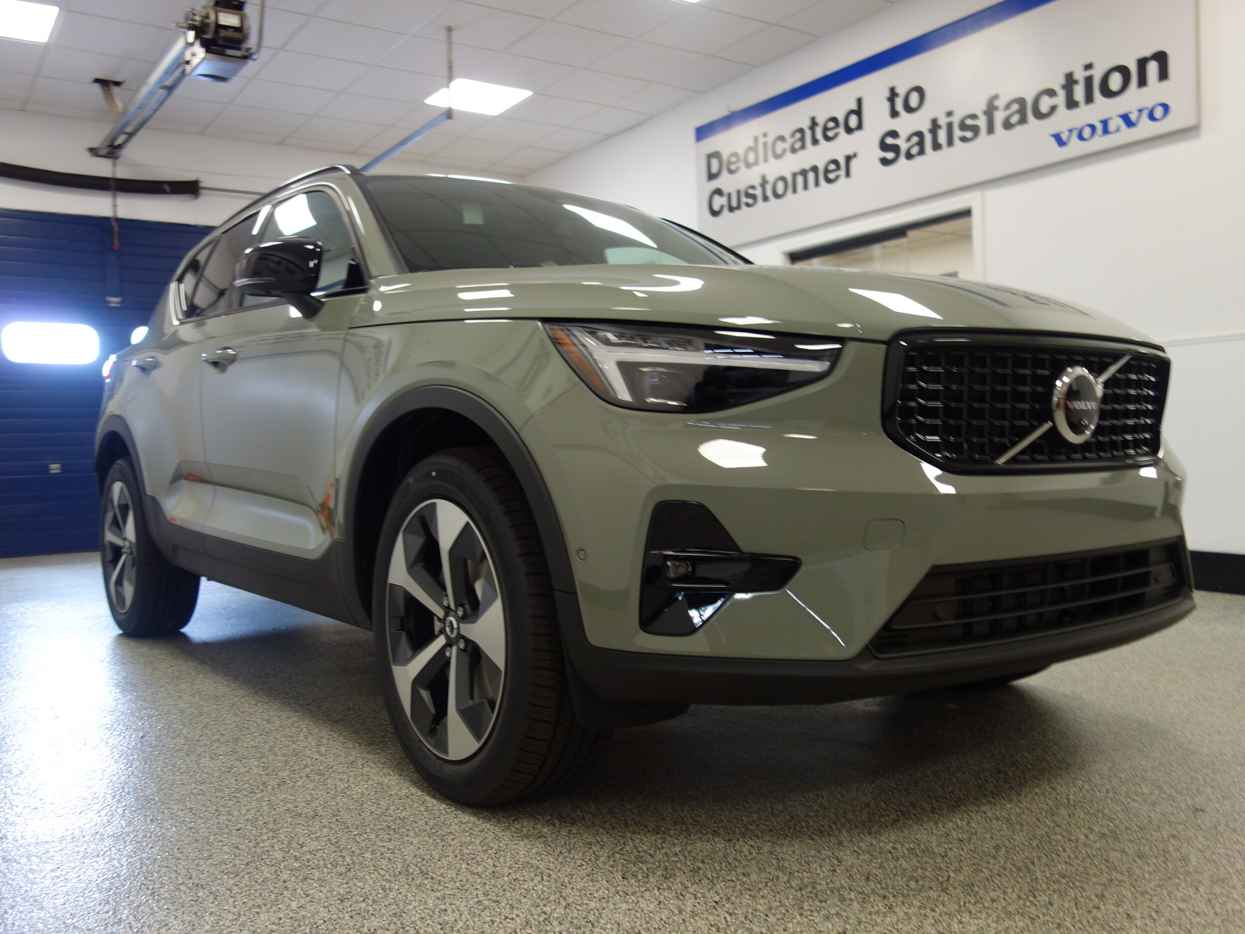 new 2025 Volvo XC40 car, priced at $48,315