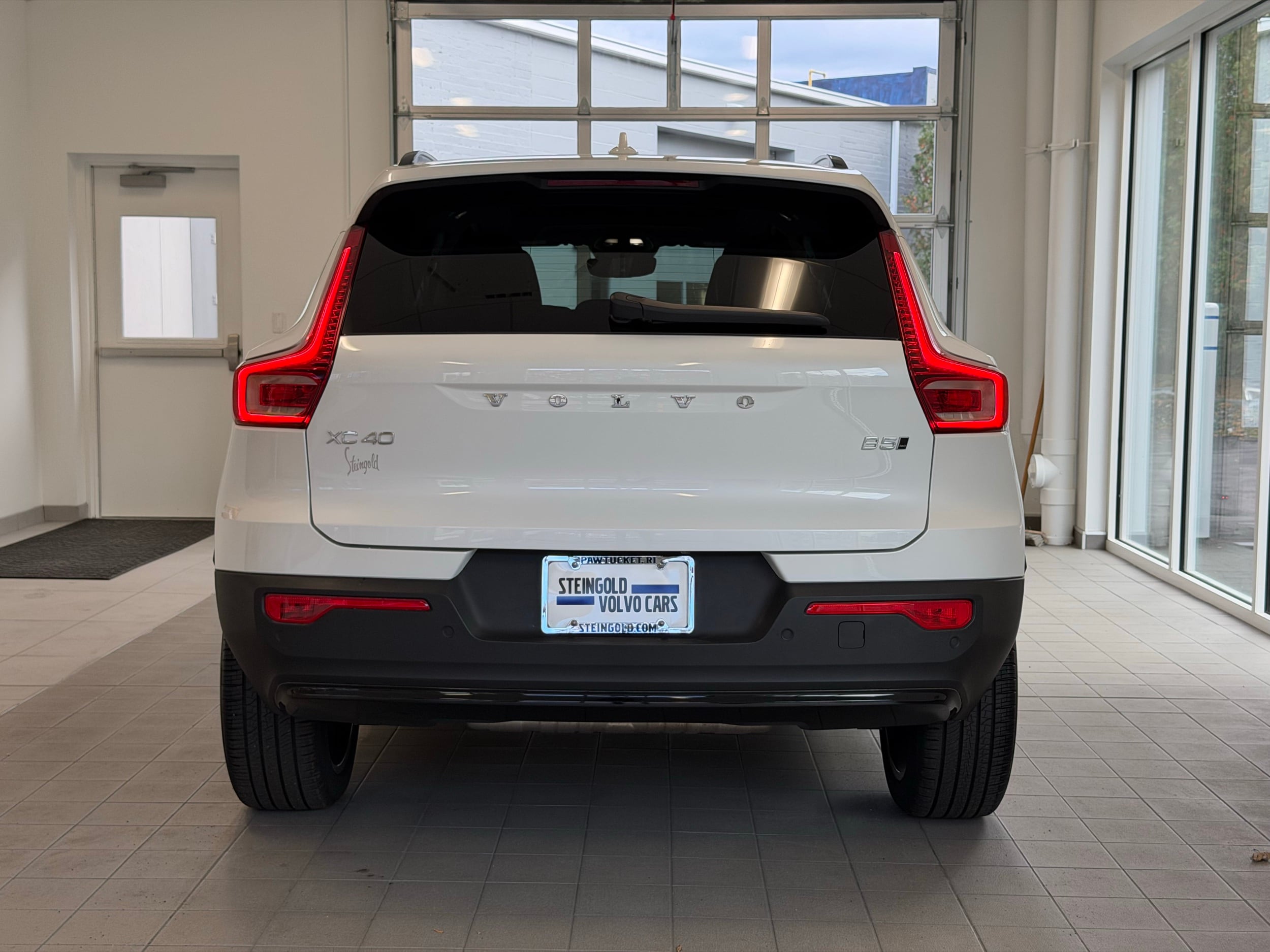 used 2025 Volvo XC40 car, priced at $39,500