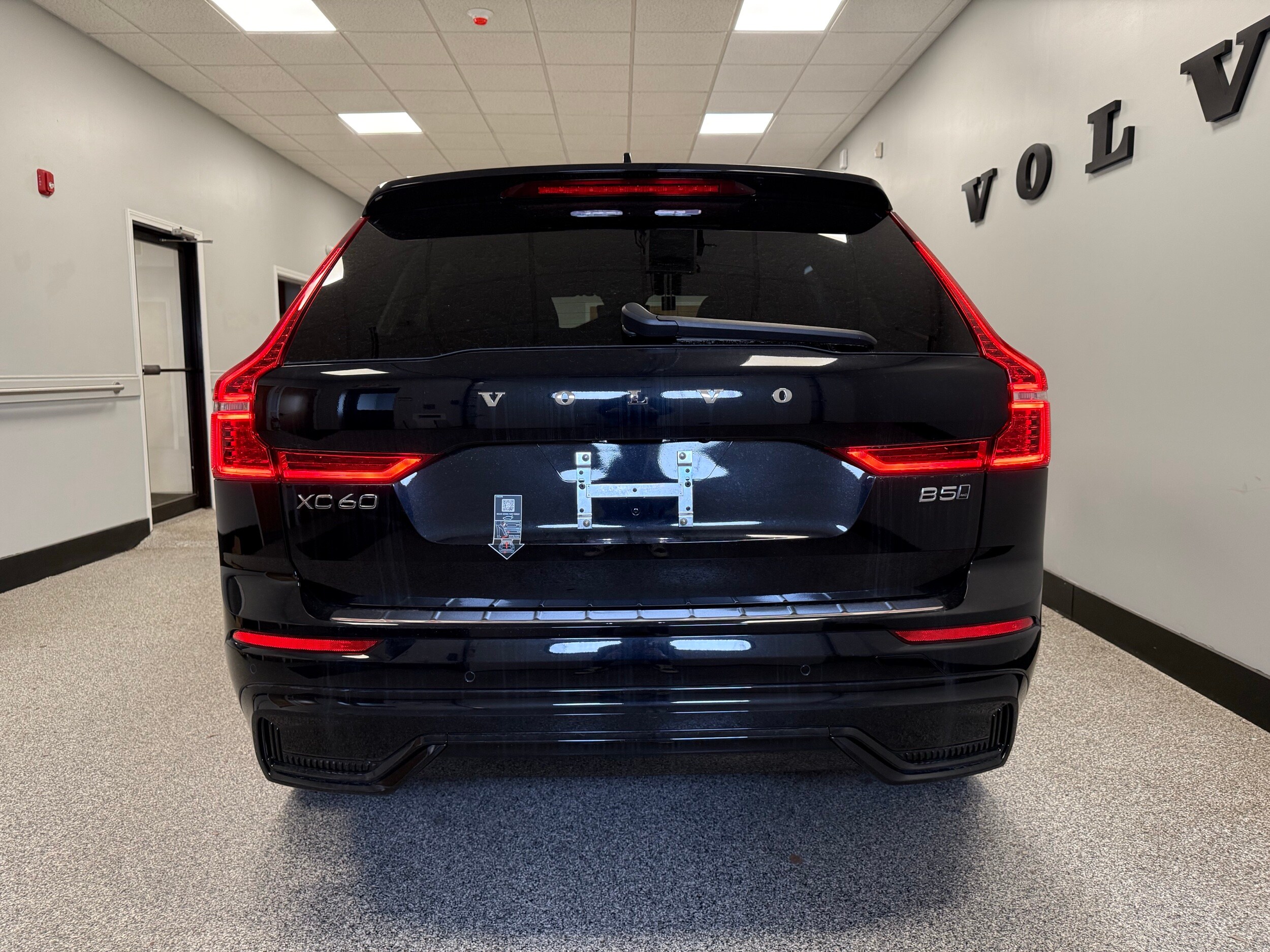 new 2025 Volvo XC60 car, priced at $55,920