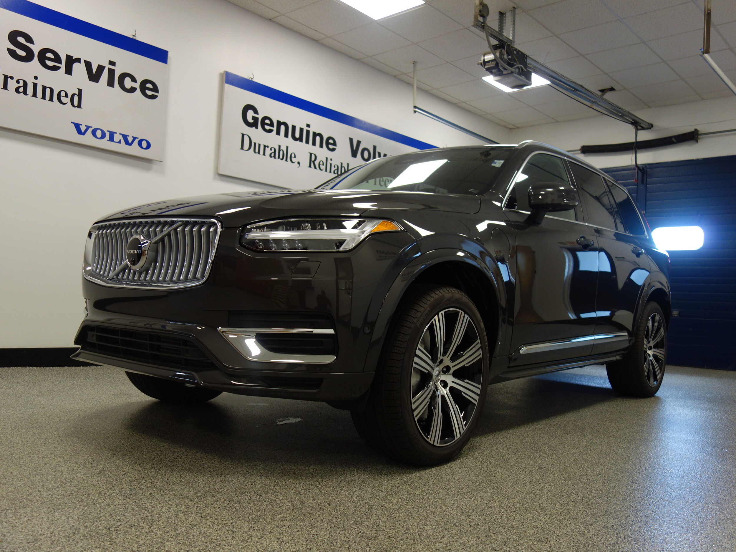 new 2025 Volvo XC90 plug-in hybrid car, priced at $78,950