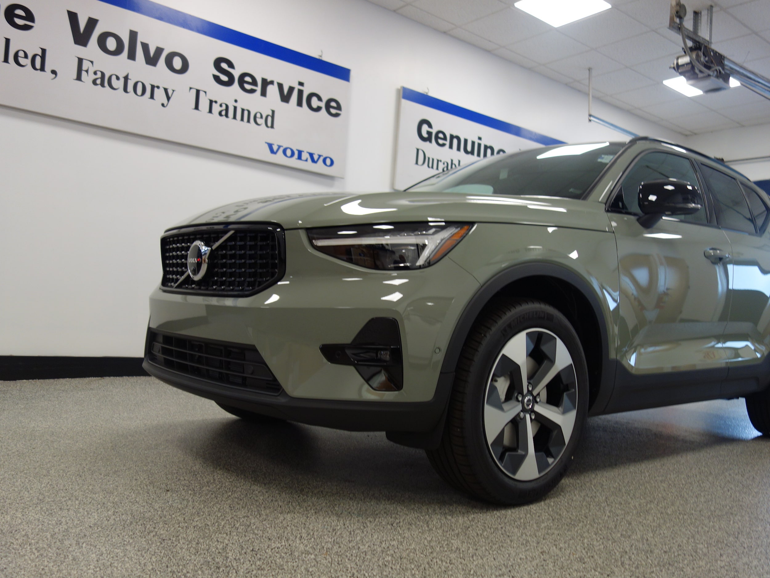 new 2025 Volvo XC40 car, priced at $48,315