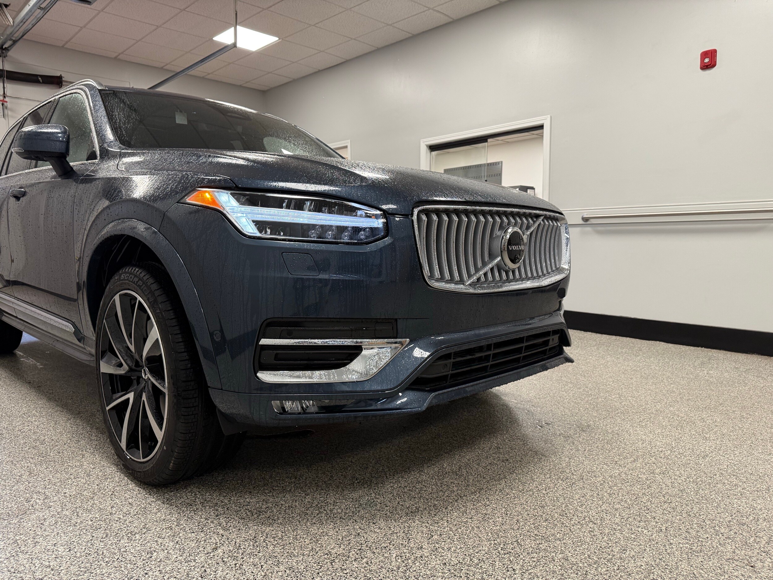 new 2025 Volvo XC90 car, priced at $69,450