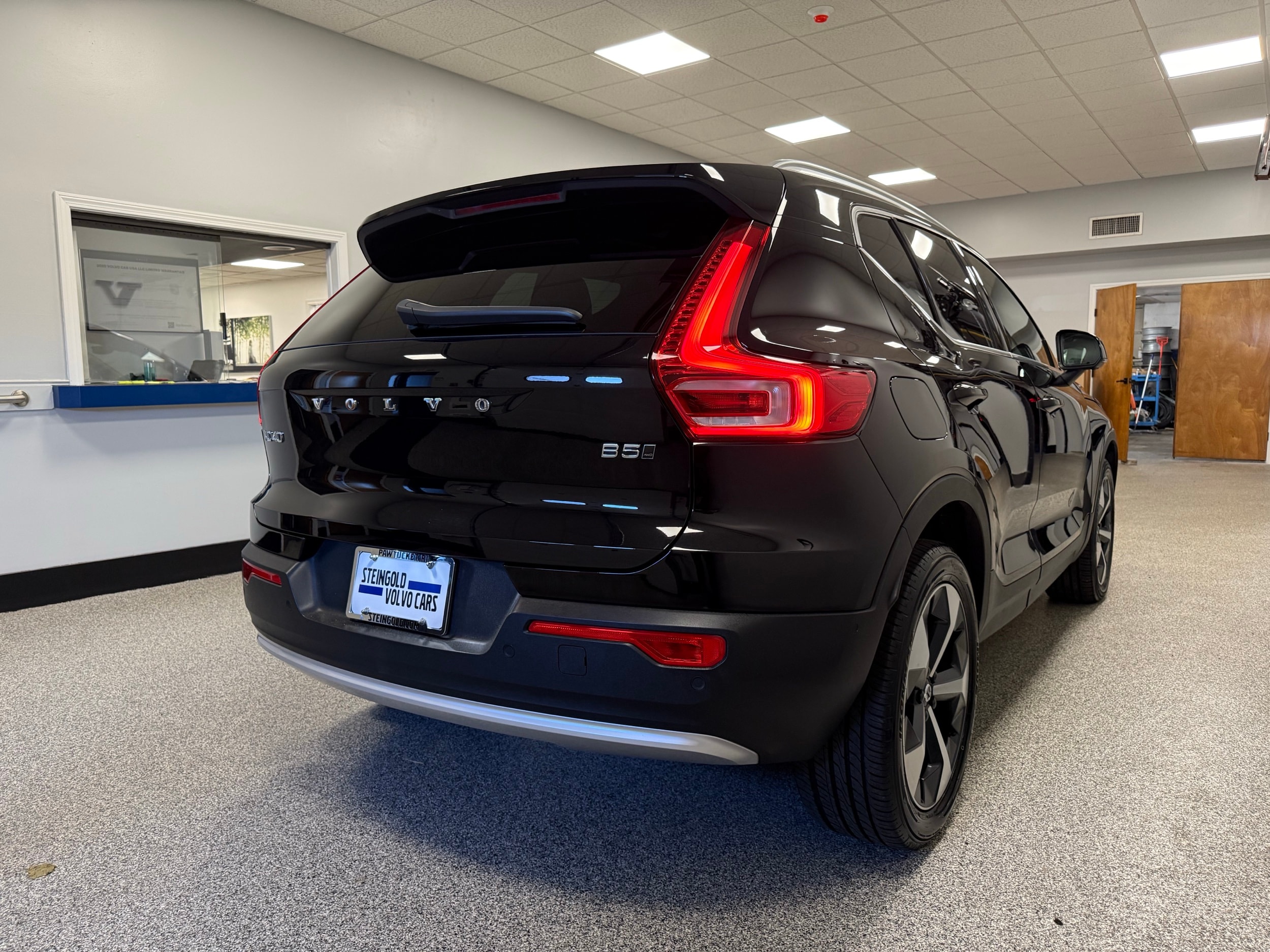 used 2025 Volvo XC40 car, priced at $40,100