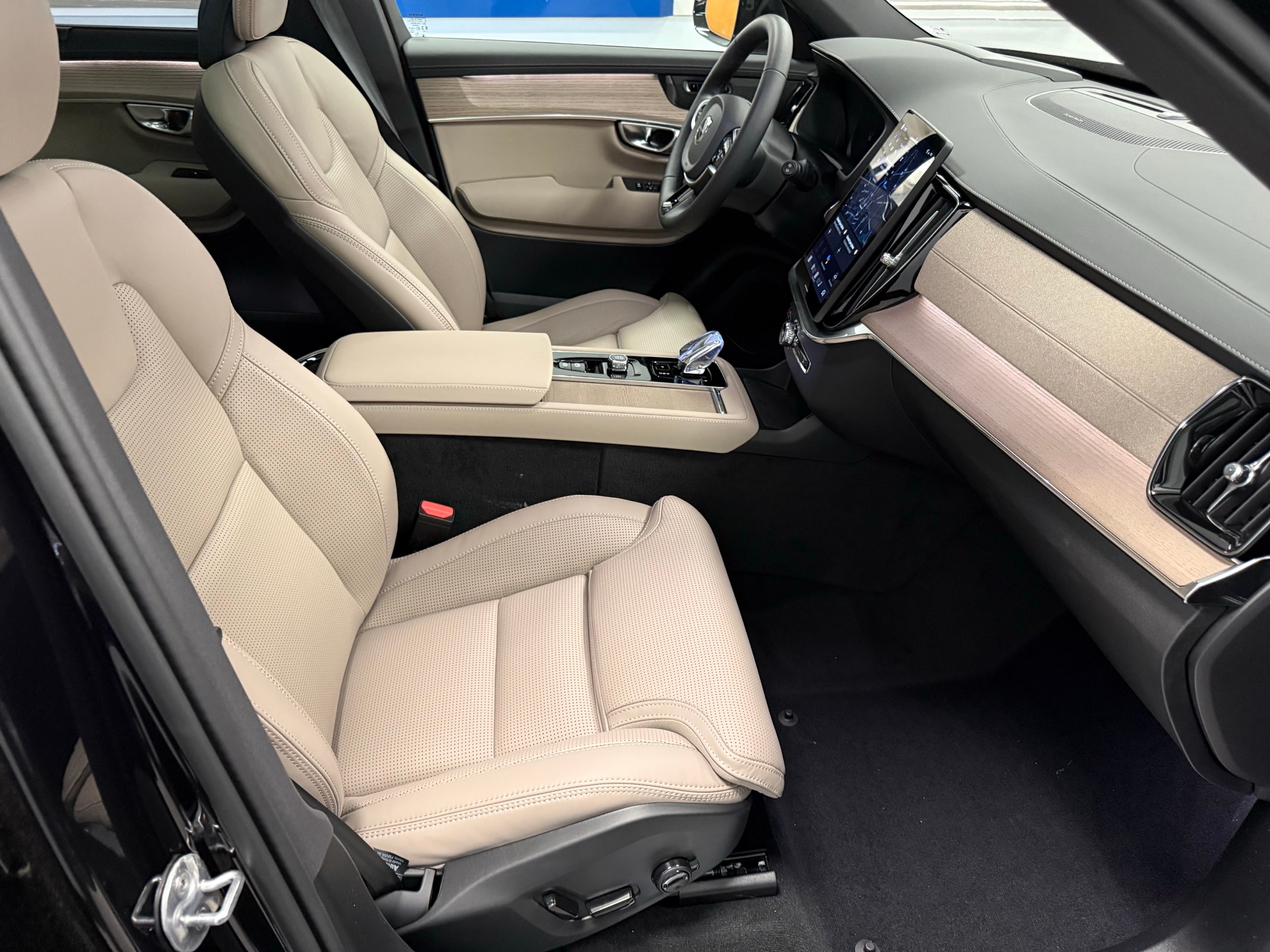 new 2026 Volvo XC90 car, priced at $75,950