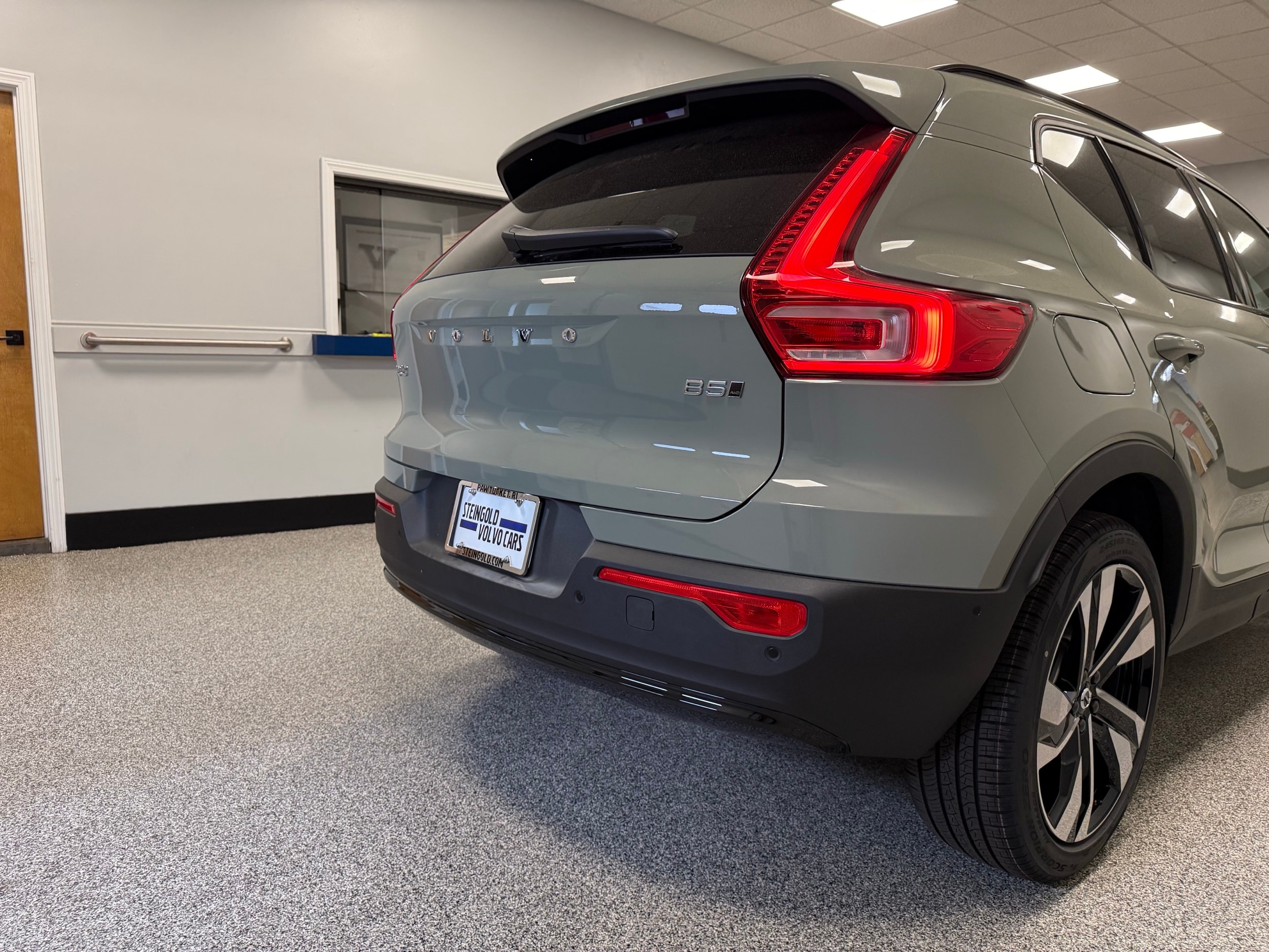new 2025 Volvo XC40 car, priced at $49,810