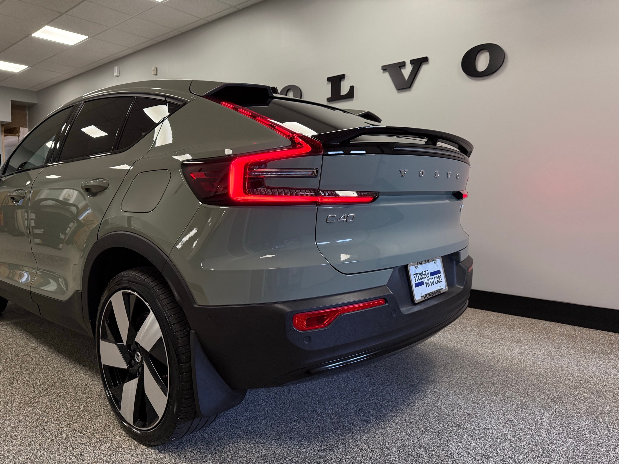 used 2024 Volvo C40 Recharge Pure Electric car, priced at $39,500