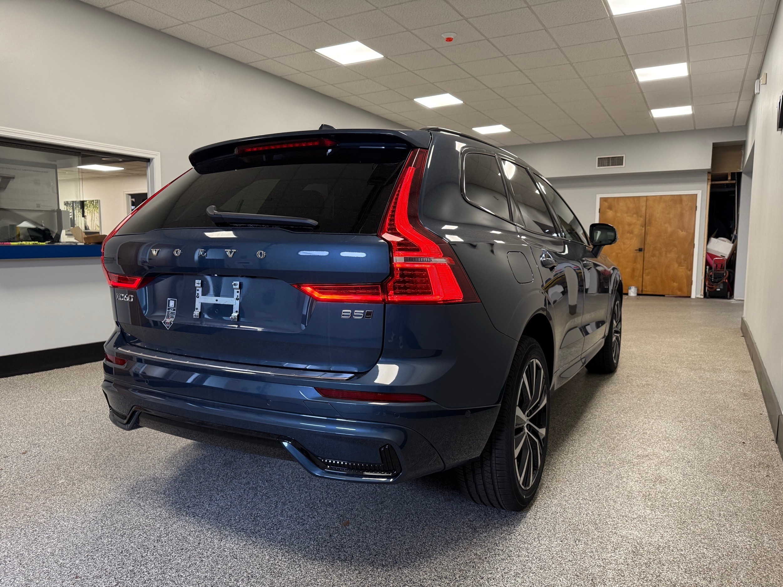 new 2025 Volvo XC60 car, priced at $55,335