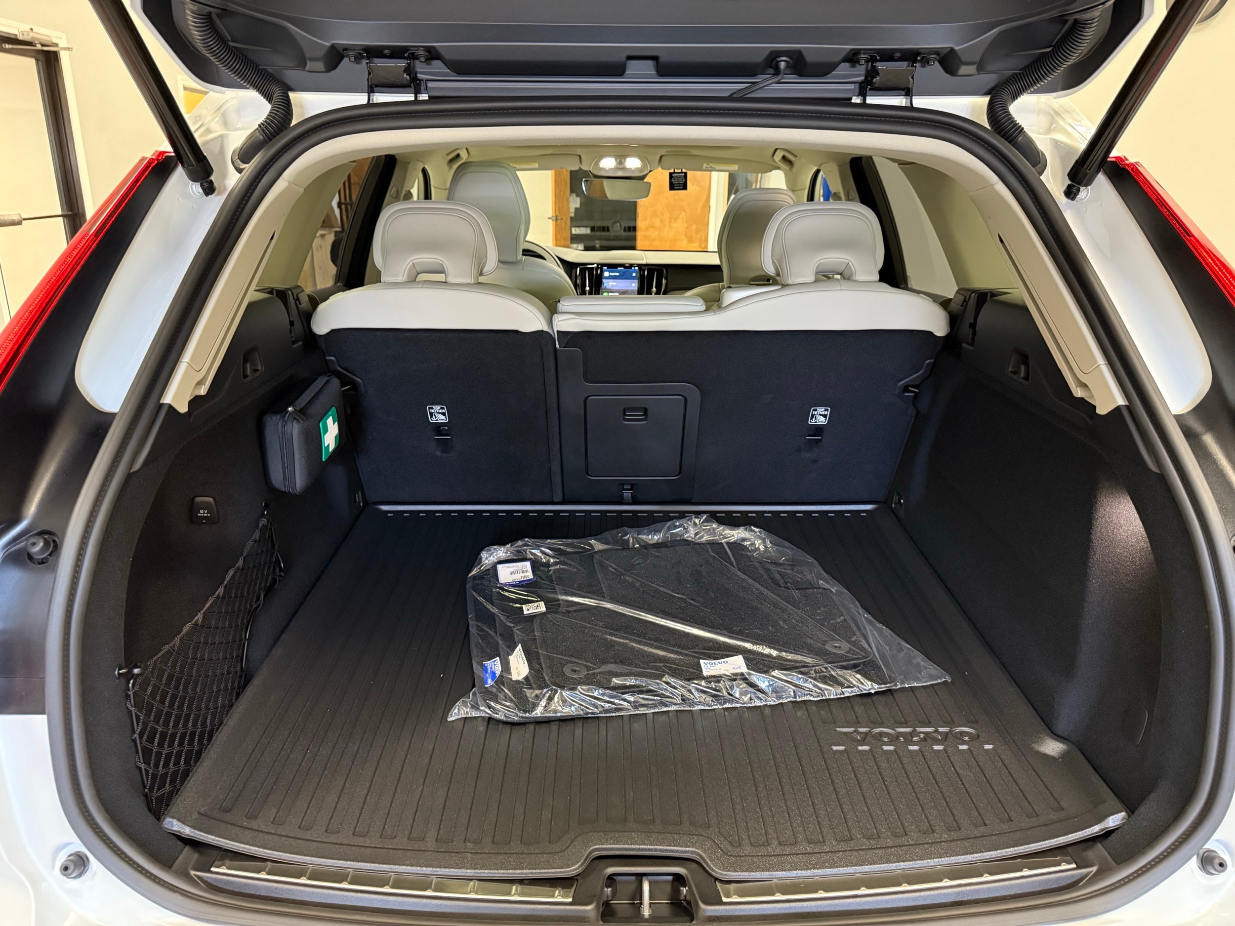 new 2025 Volvo XC60 car, priced at $60,660