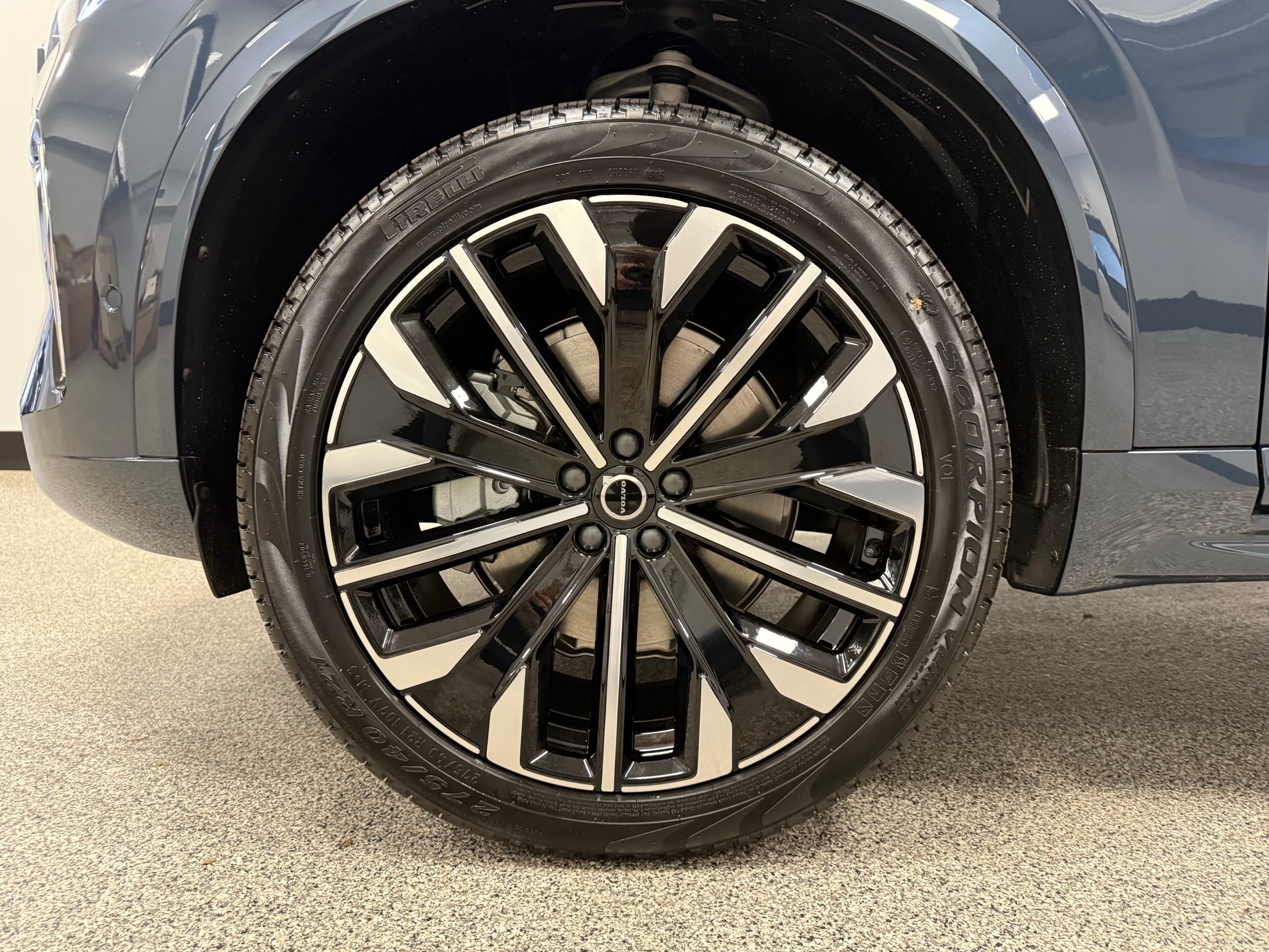 new 2025 Volvo XC90 car, priced at $72,345