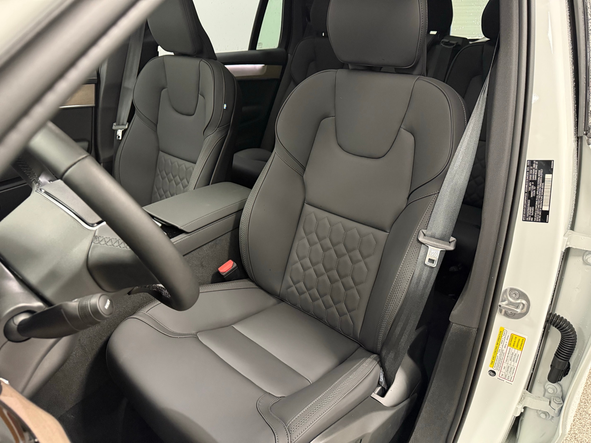 new 2025 Volvo XC90 car, priced at $69,155