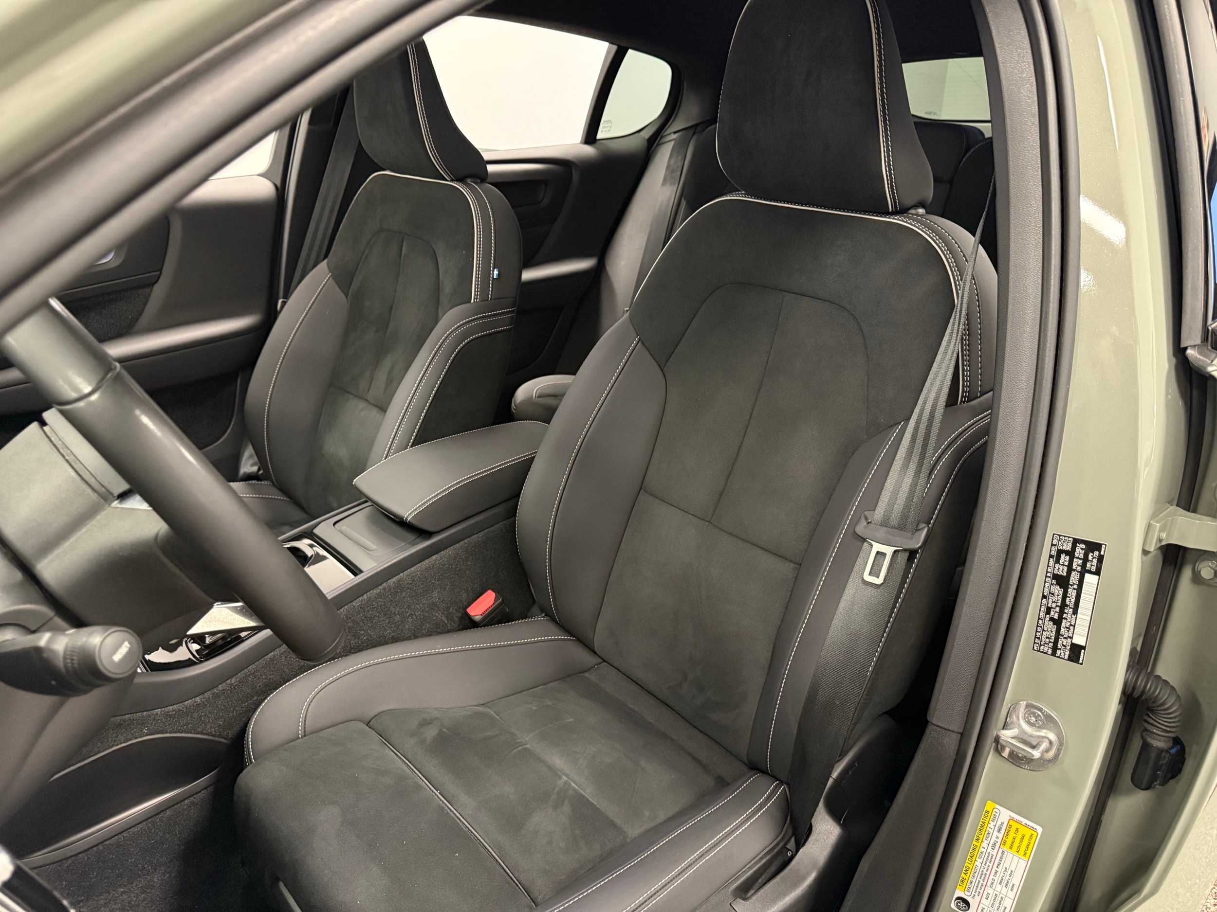used 2024 Volvo C40 Recharge Pure Electric car, priced at $39,500