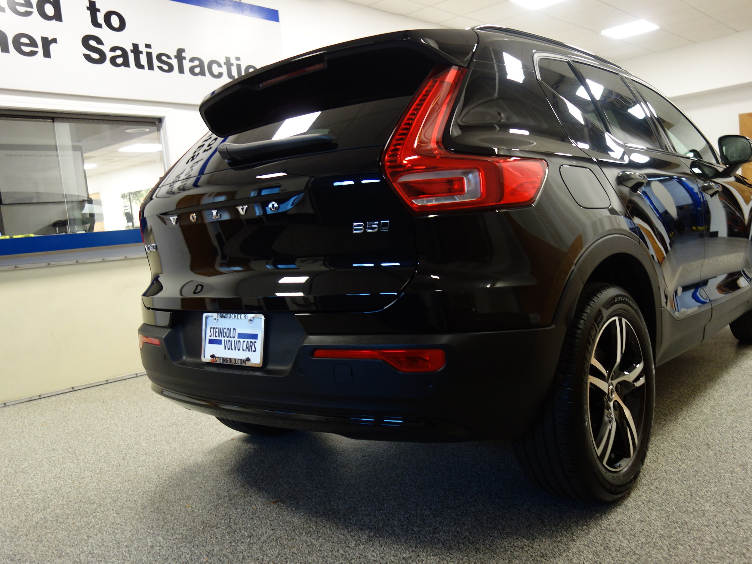 used 2024 Volvo XC40 car, priced at $34,500