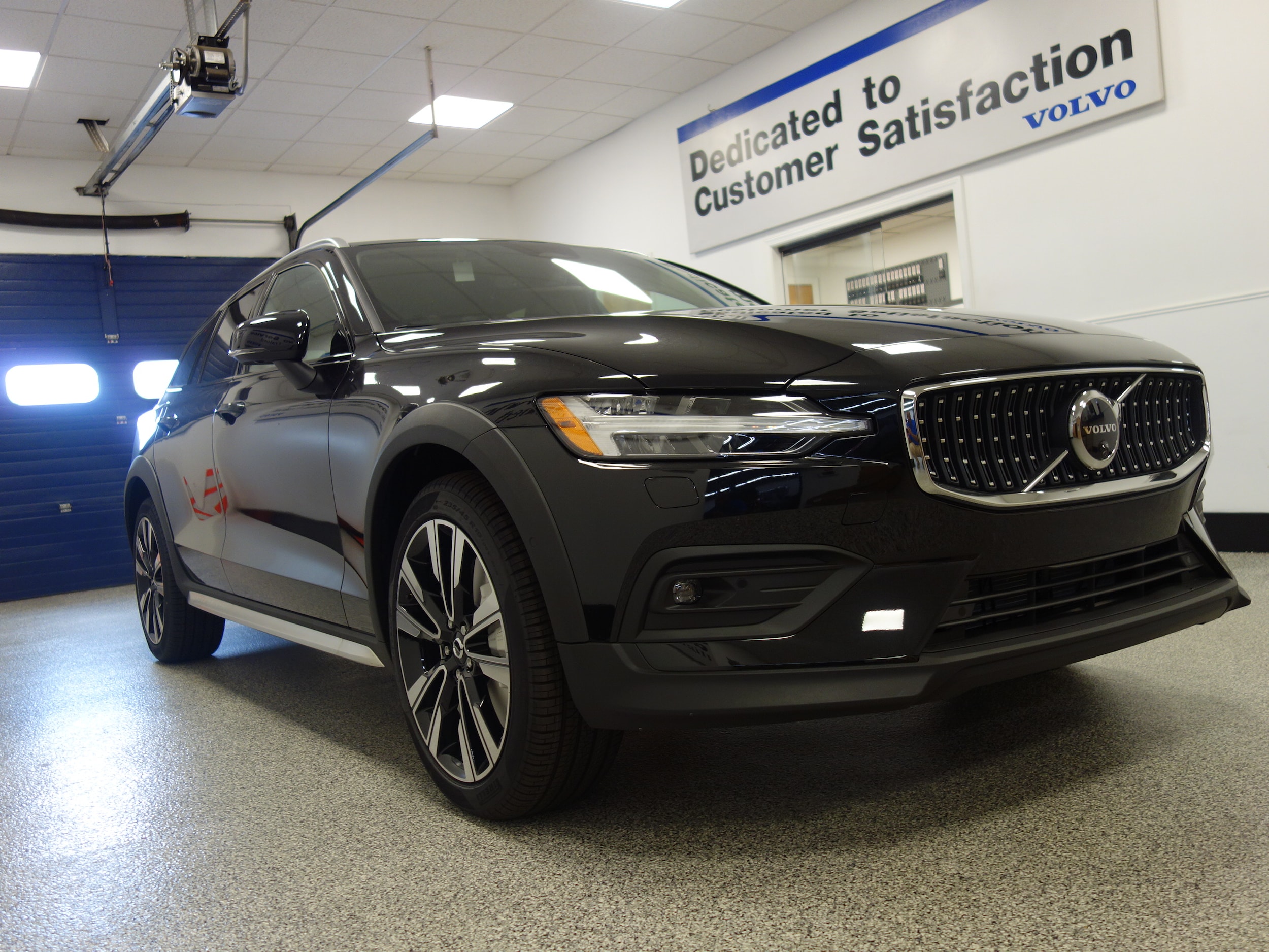 new 2025 Volvo V60 Cross Country car, priced at $58,525