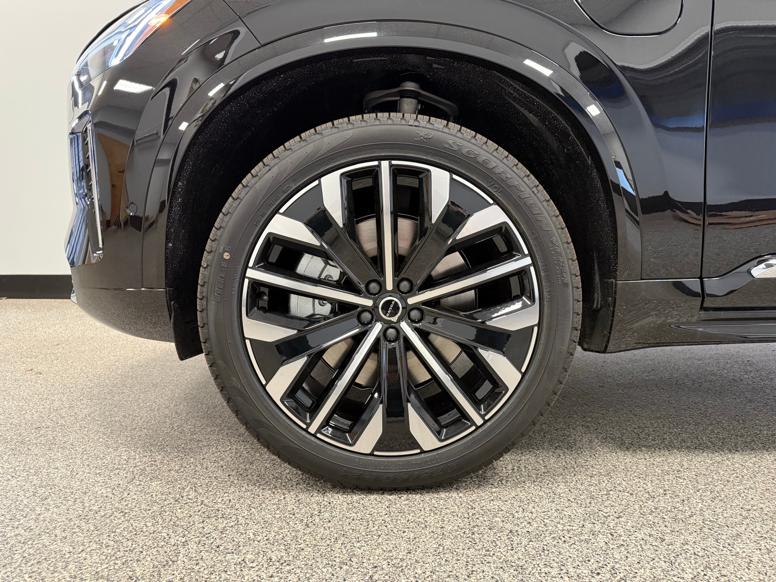 new 2025 Volvo XC90 plug-in hybrid car, priced at $77,895