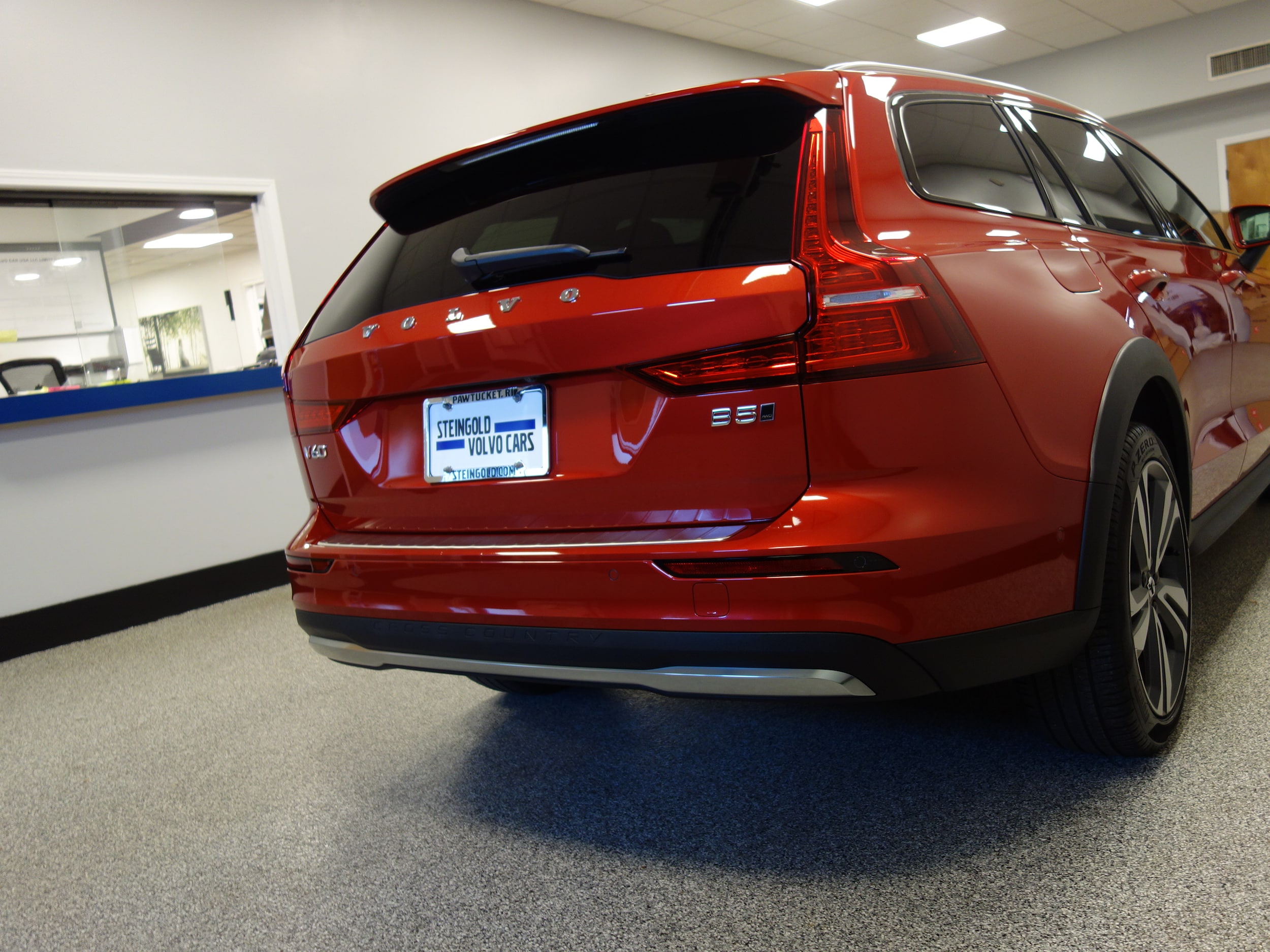 used 2024 Volvo V60 Cross Country car, priced at $43,900