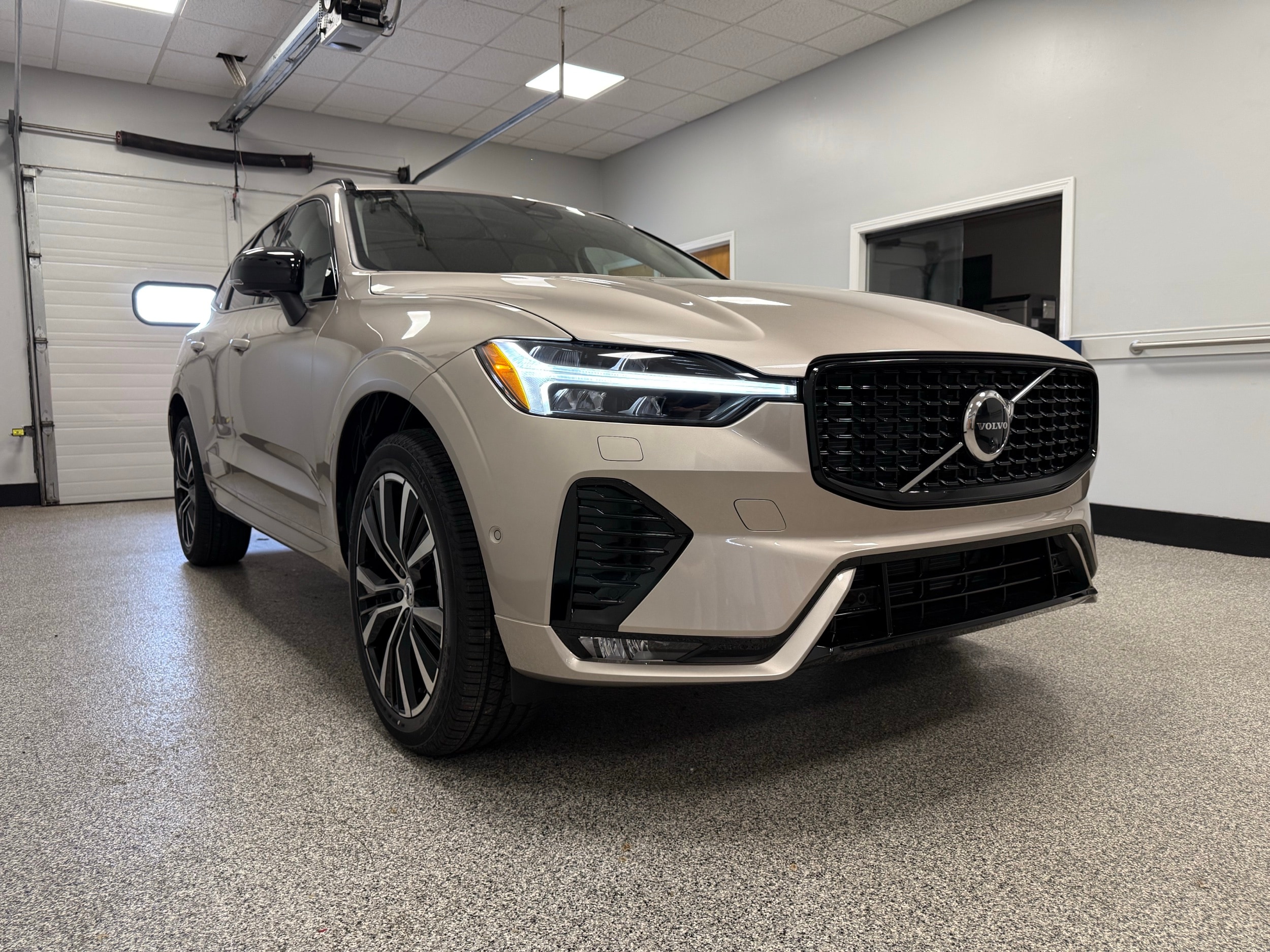 new 2025 Volvo XC60 car, priced at $55,360