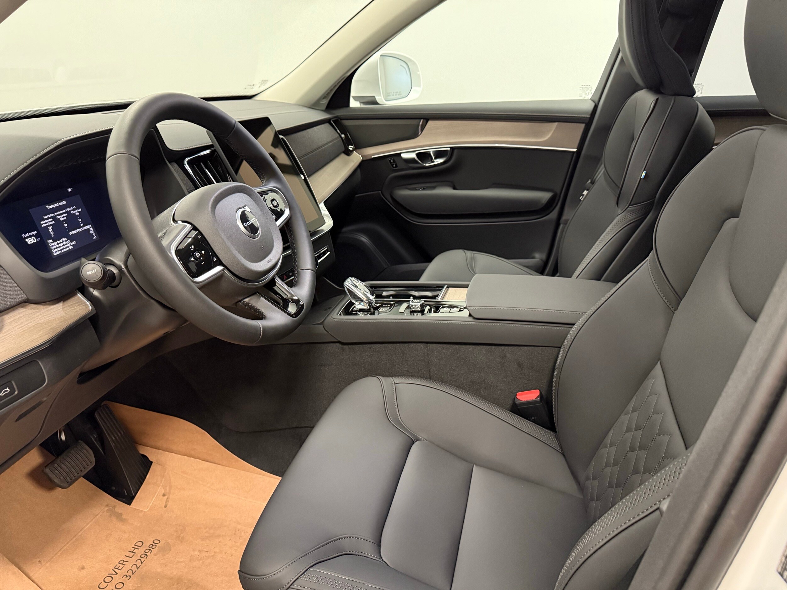 new 2025 Volvo XC90 car, priced at $69,155