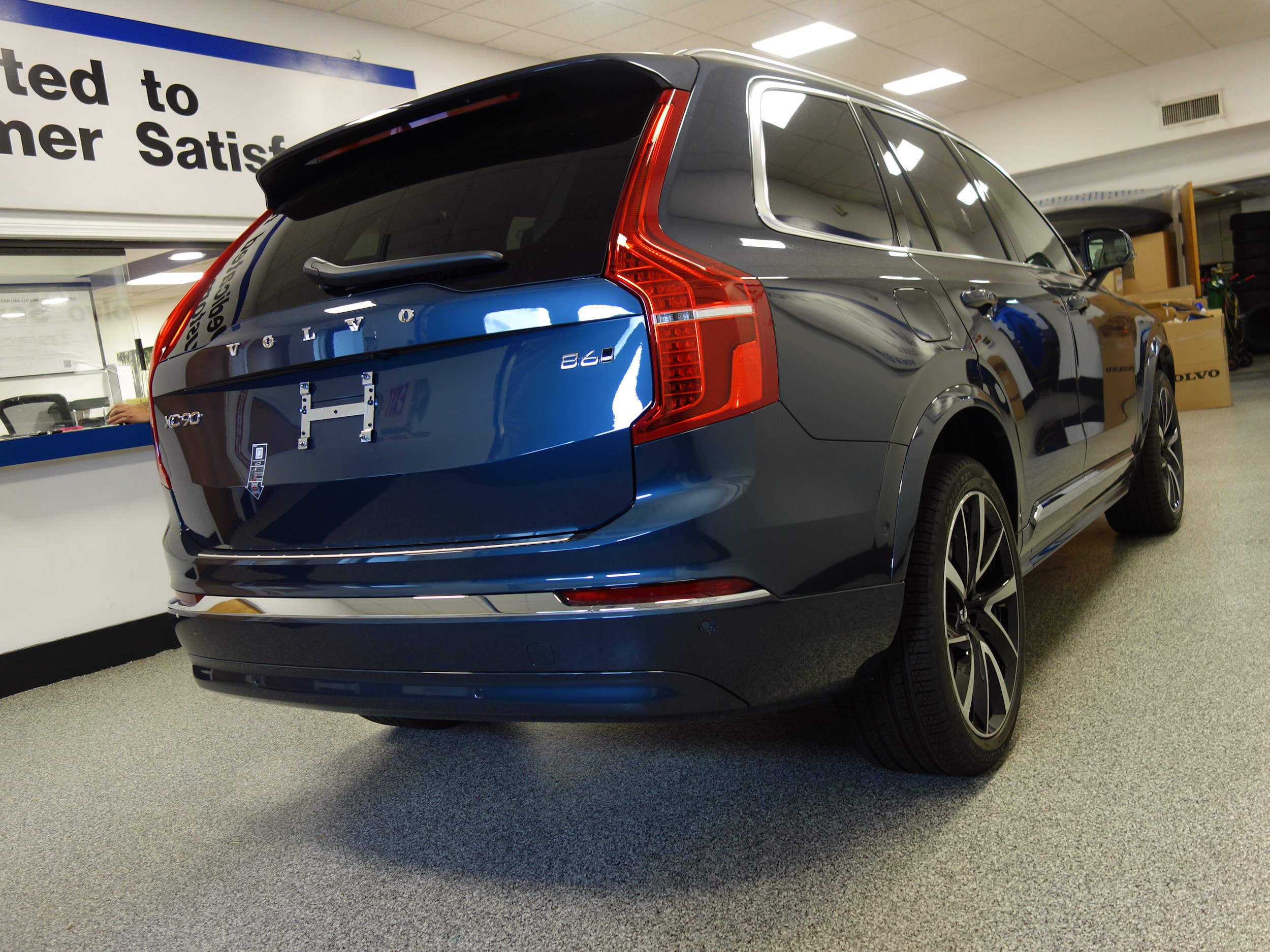 new 2025 Volvo XC90 car, priced at $69,950