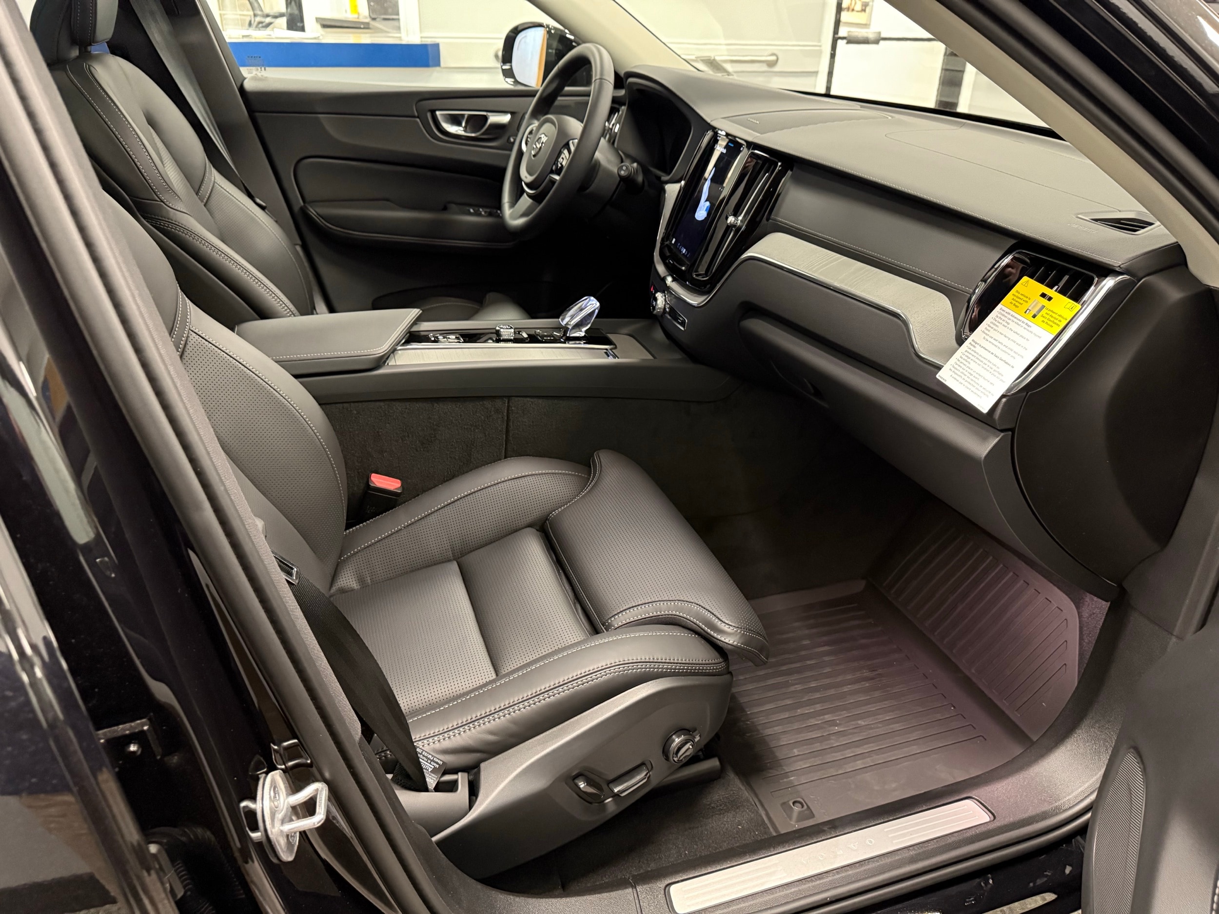 new 2025 Volvo XC60 car, priced at $61,005