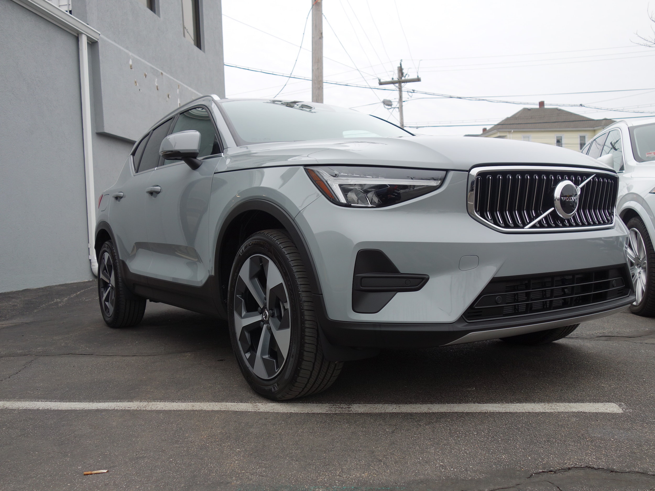 new 2025 Volvo XC40 car, priced at $46,015