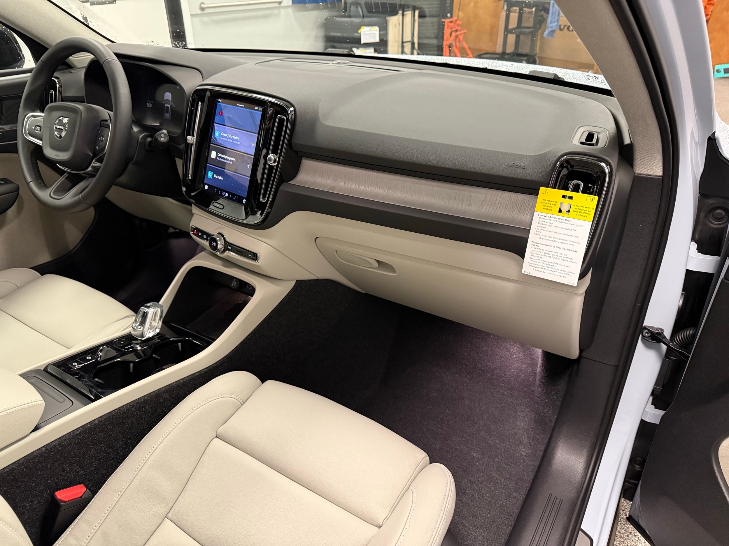 new 2025 Volvo XC40 car, priced at $48,335