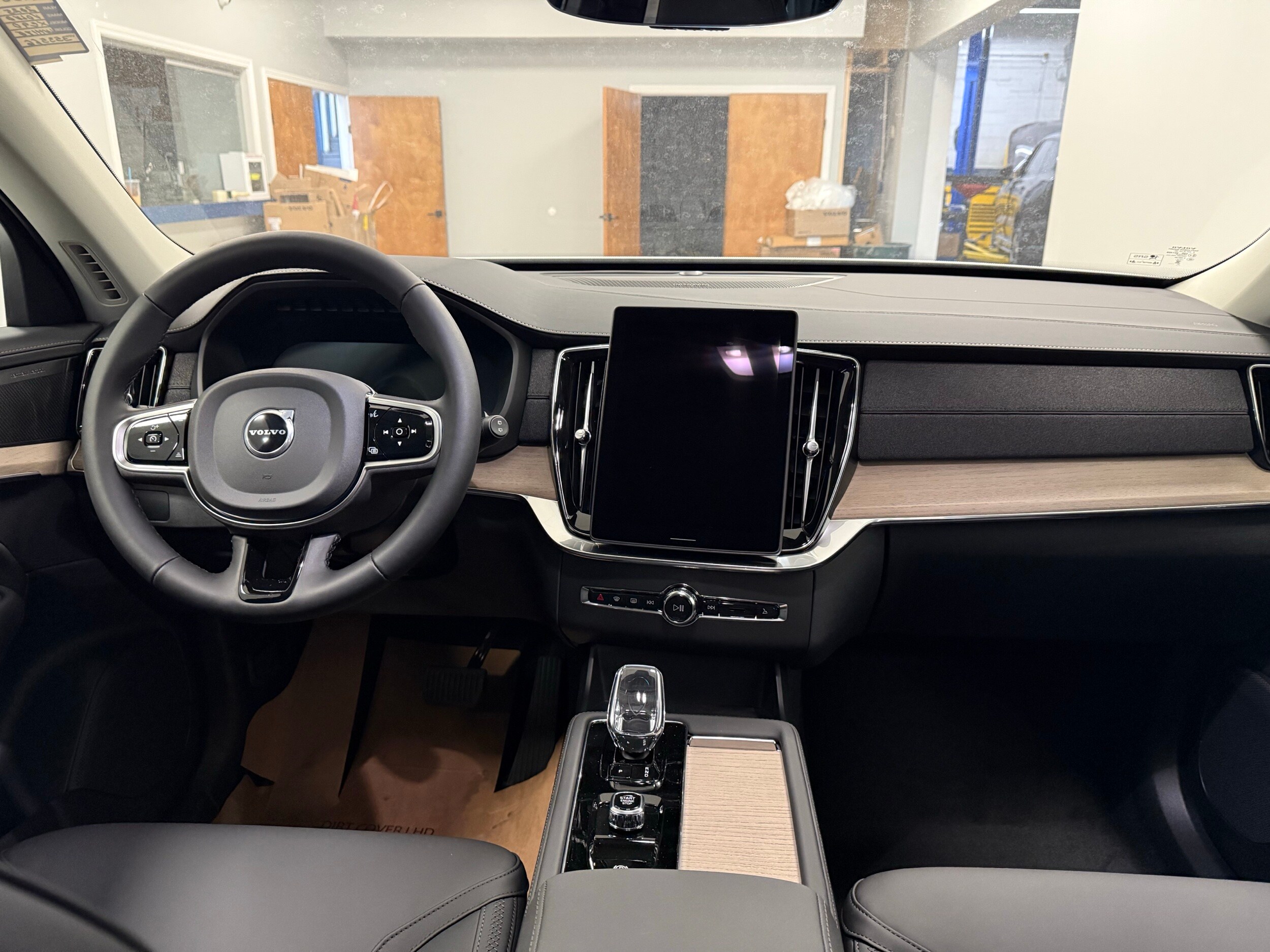 new 2025 Volvo XC90 car, priced at $69,155