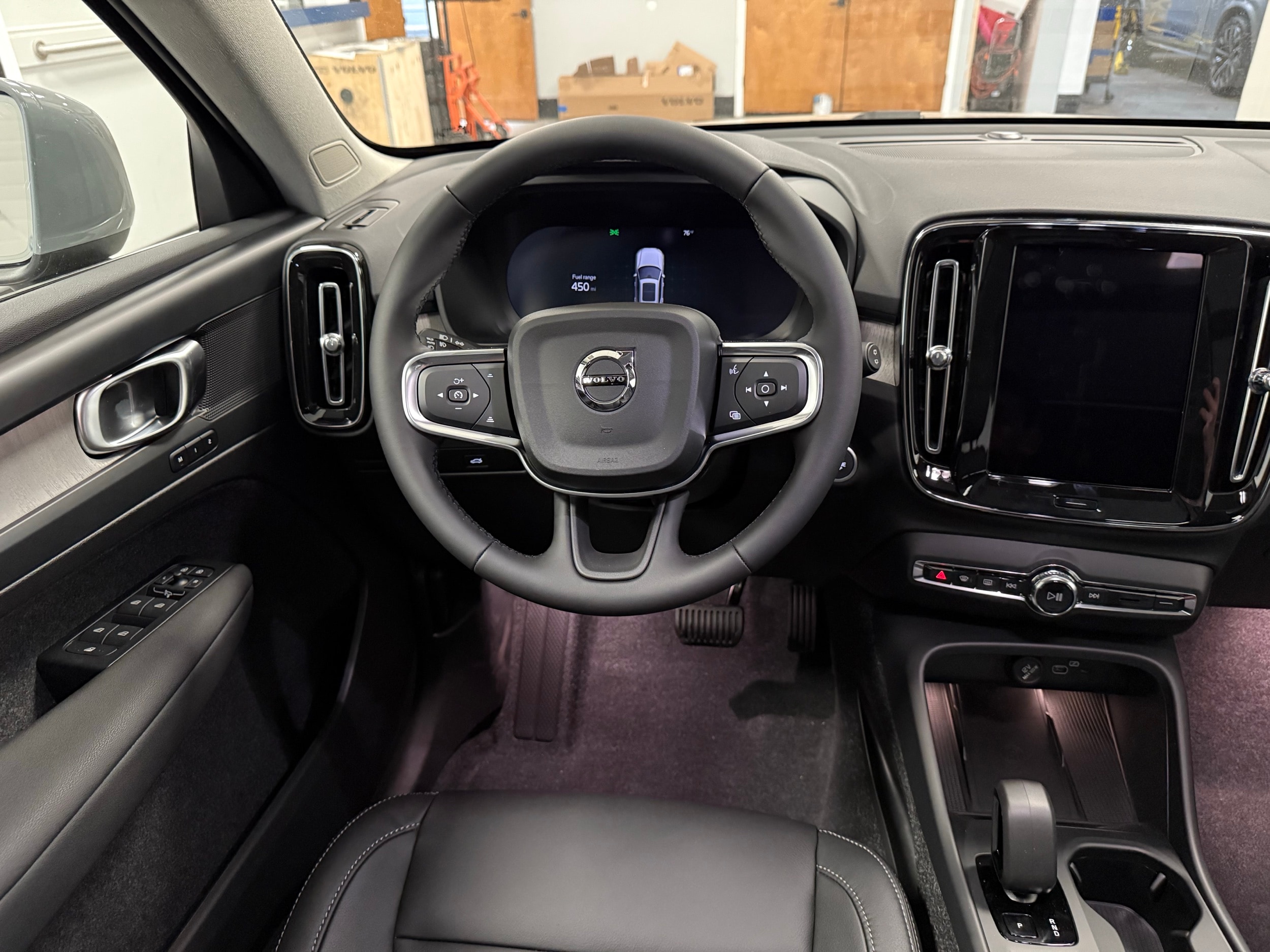 new 2025 Volvo XC40 car, priced at $46,035