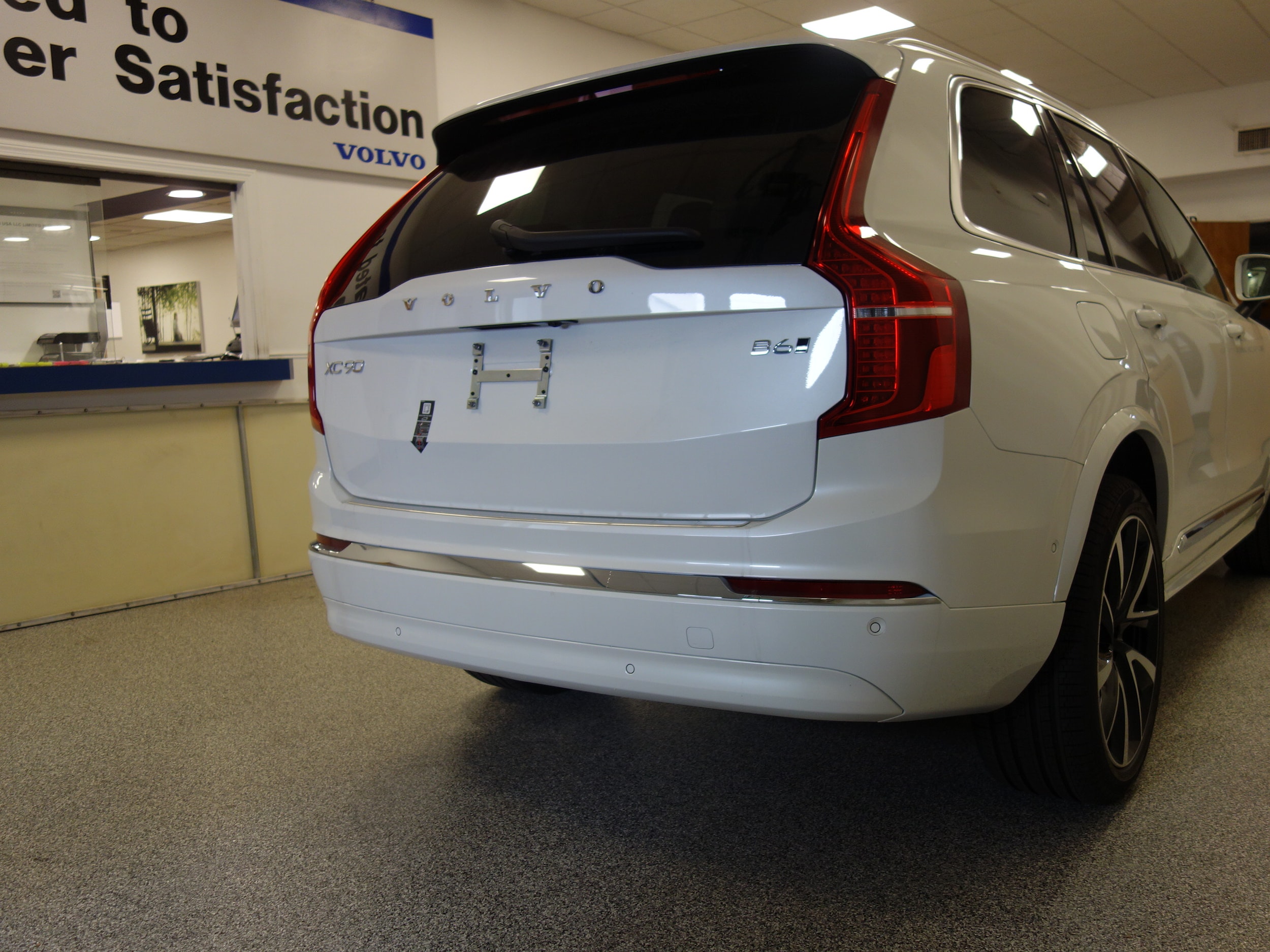 new 2025 Volvo XC90 car, priced at $67,370