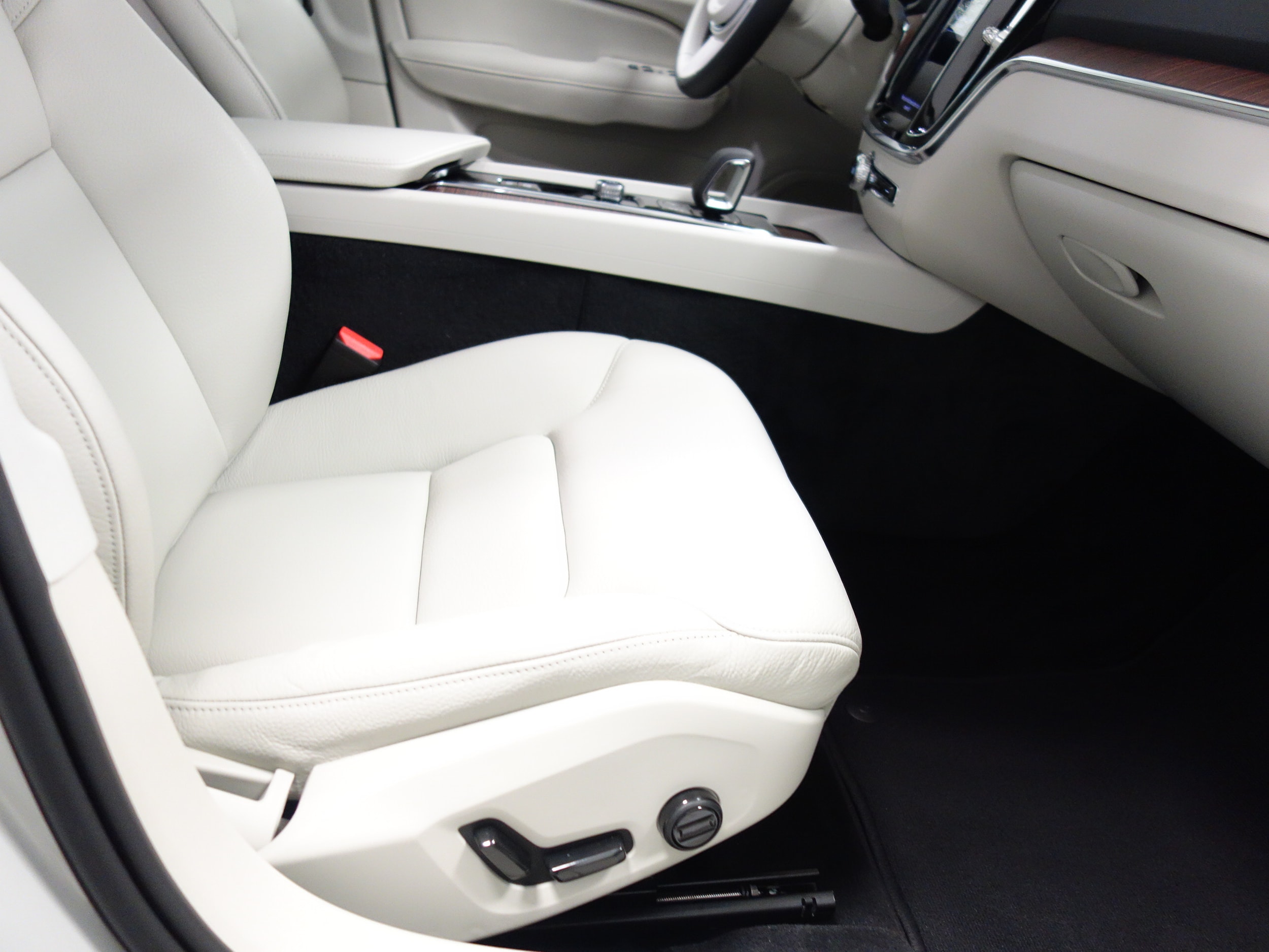used 2022 Volvo S60 car, priced at $32,500