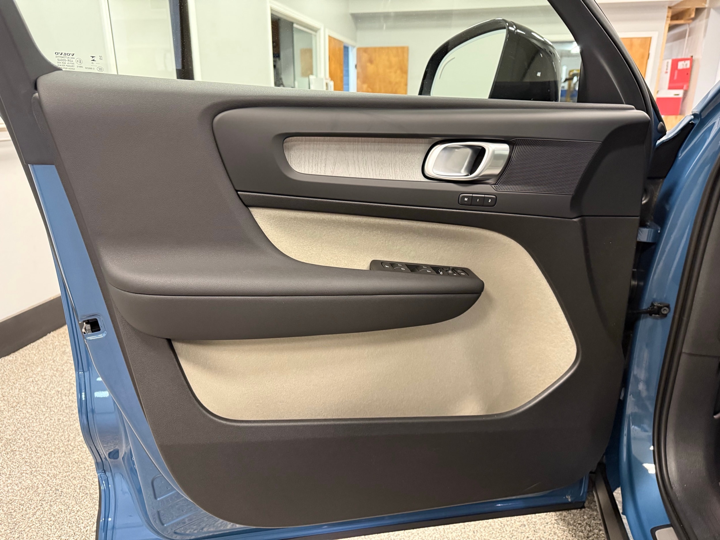 new 2025 Volvo XC40 car, priced at $49,810