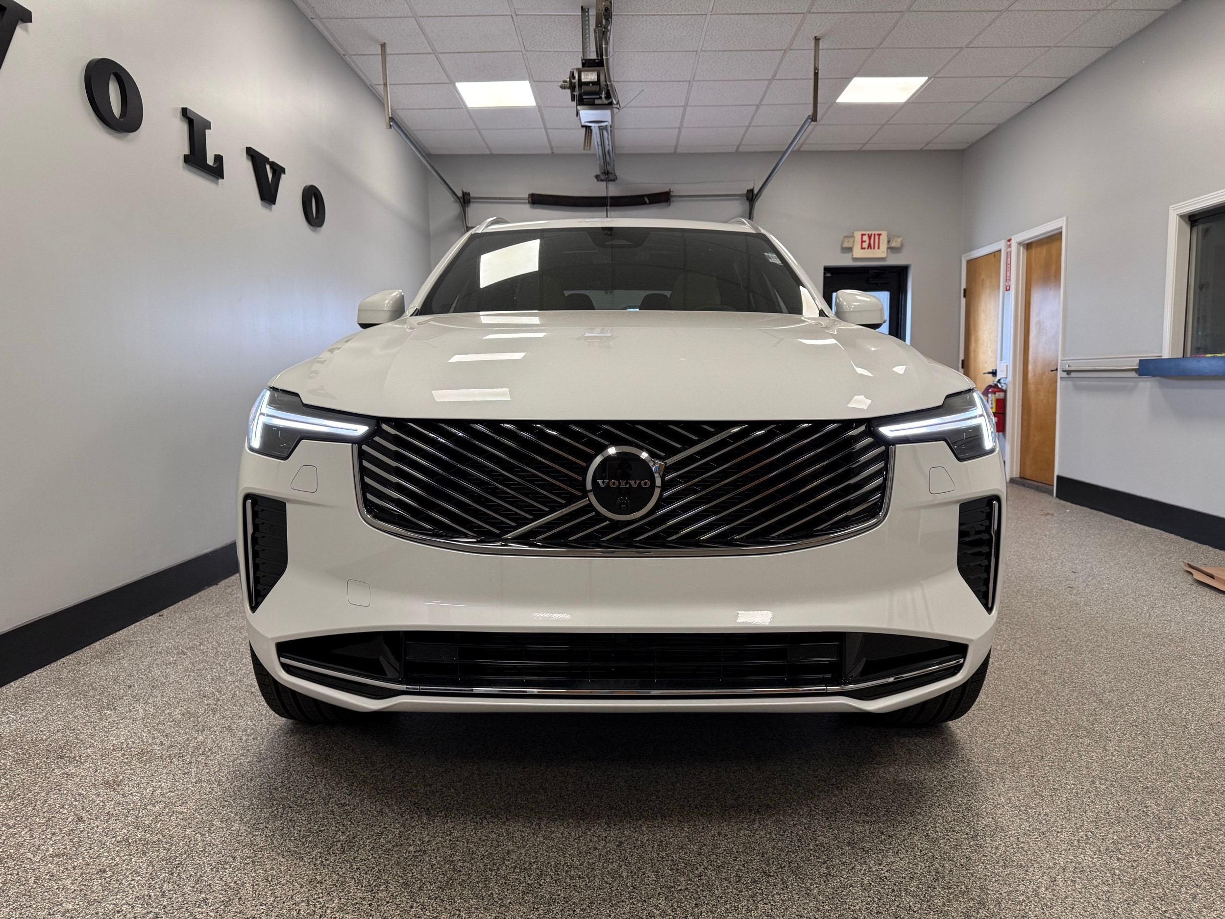 new 2025 Volvo XC90 car, priced at $68,245