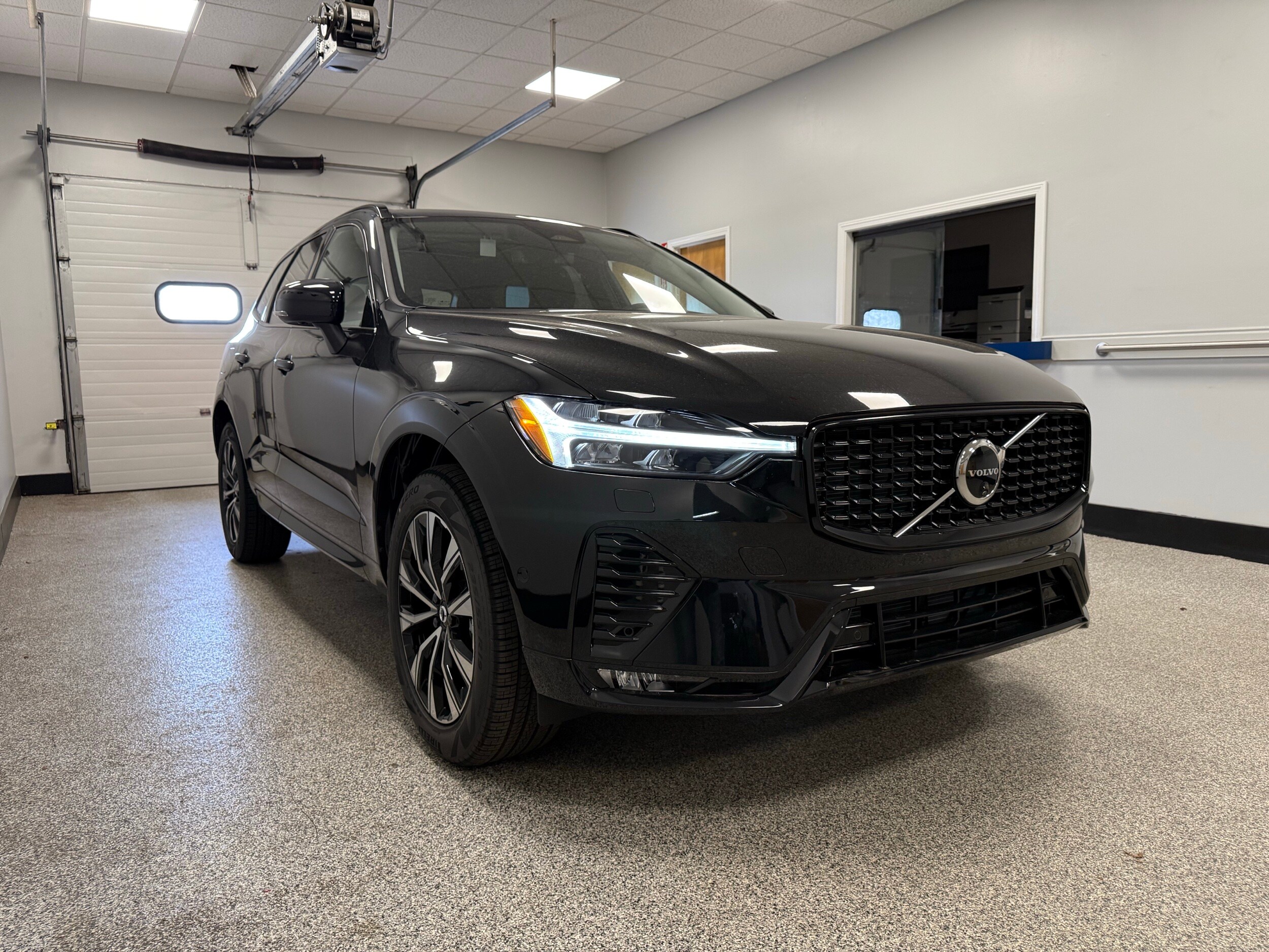 new 2025 Volvo XC60 car, priced at $55,920