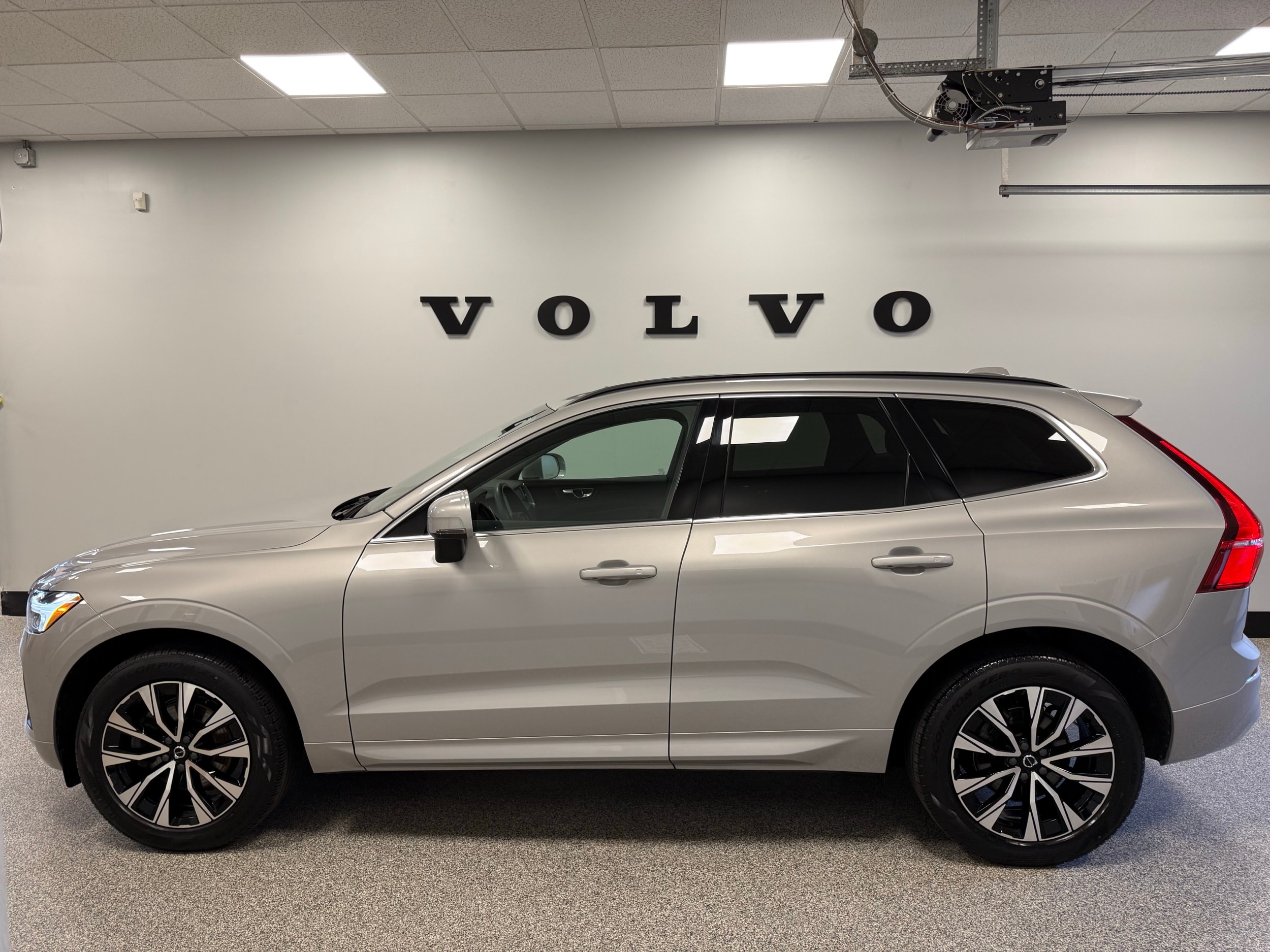 used 2023 Volvo XC60 car, priced at $37,500