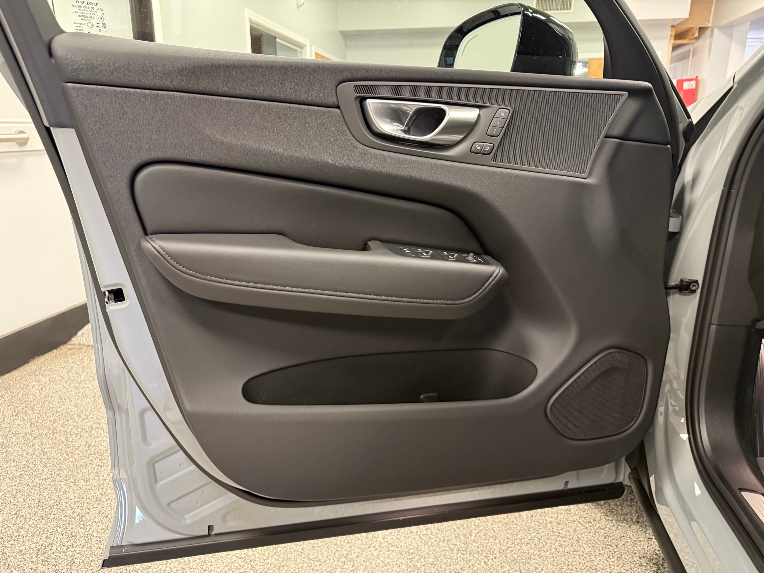 new 2025 Volvo XC60 plug-in hybrid car, priced at $66,260