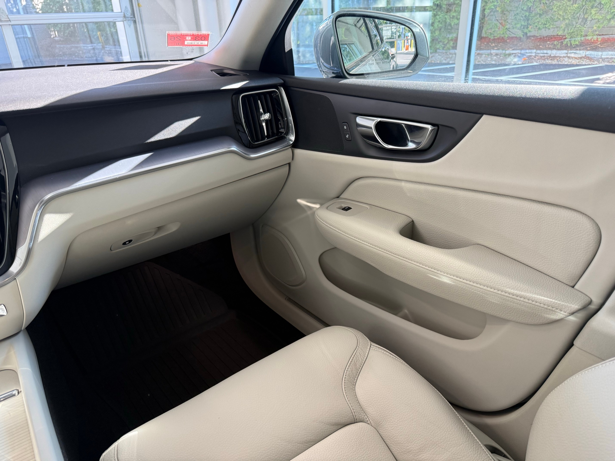 used 2020 Volvo V60 Cross Country car, priced at $31,500