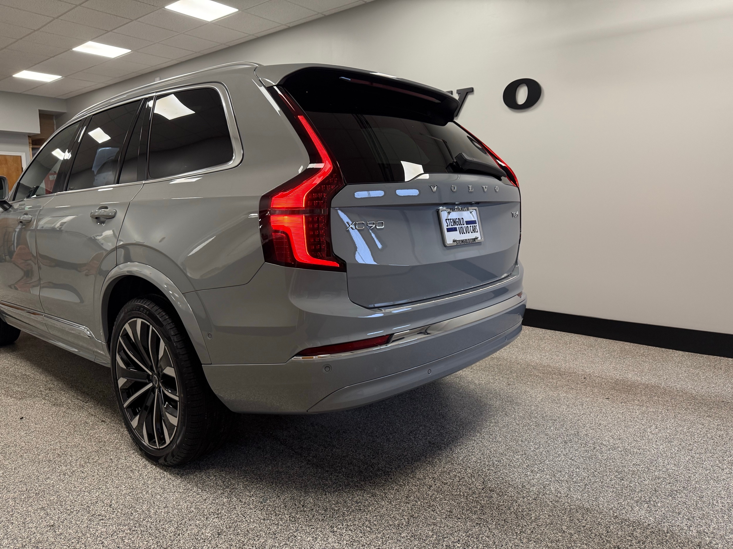 new 2025 Volvo XC90 plug-in hybrid car, priced at $78,805