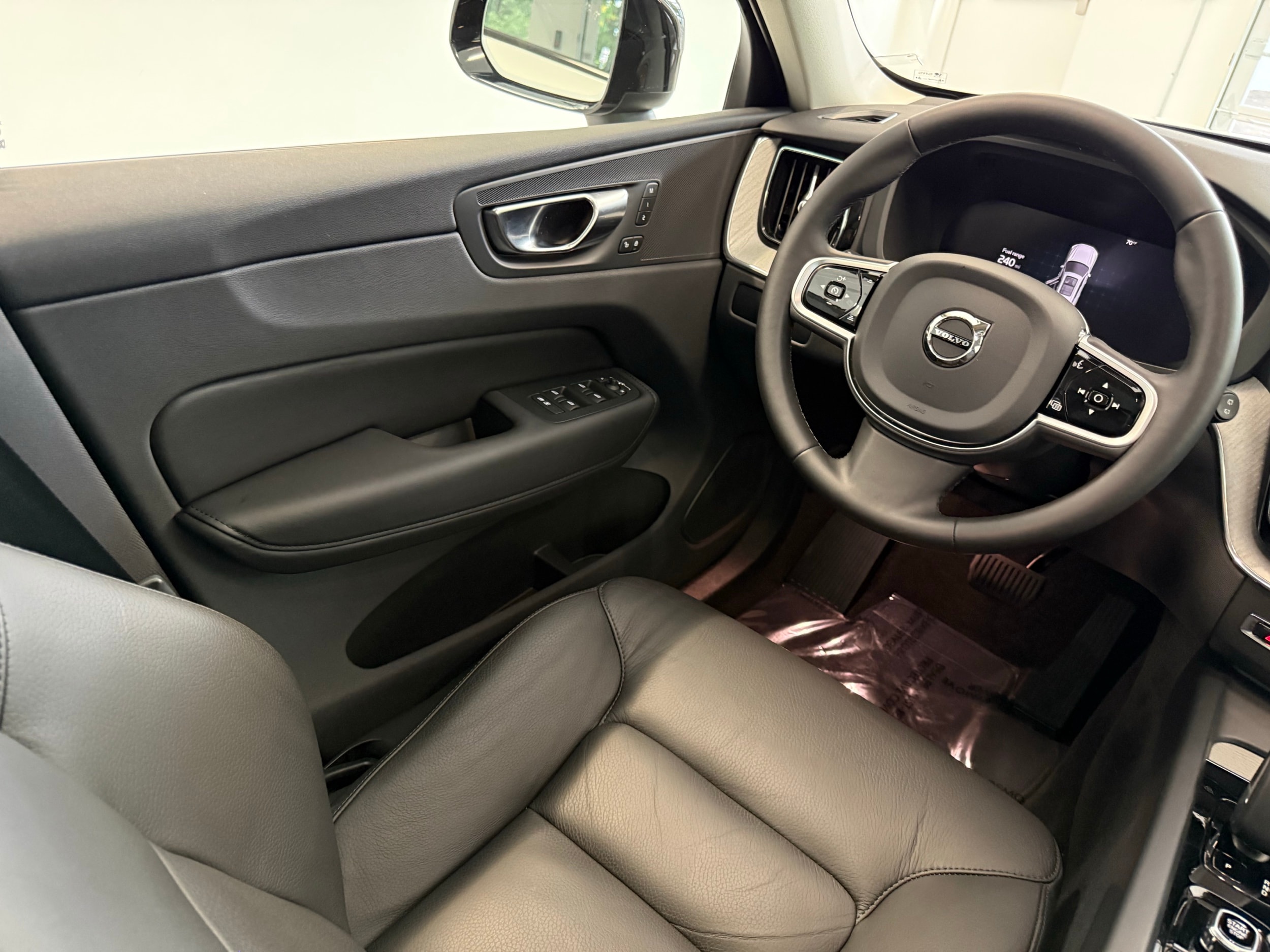 used 2025 Volvo XC60 car, priced at $47,200