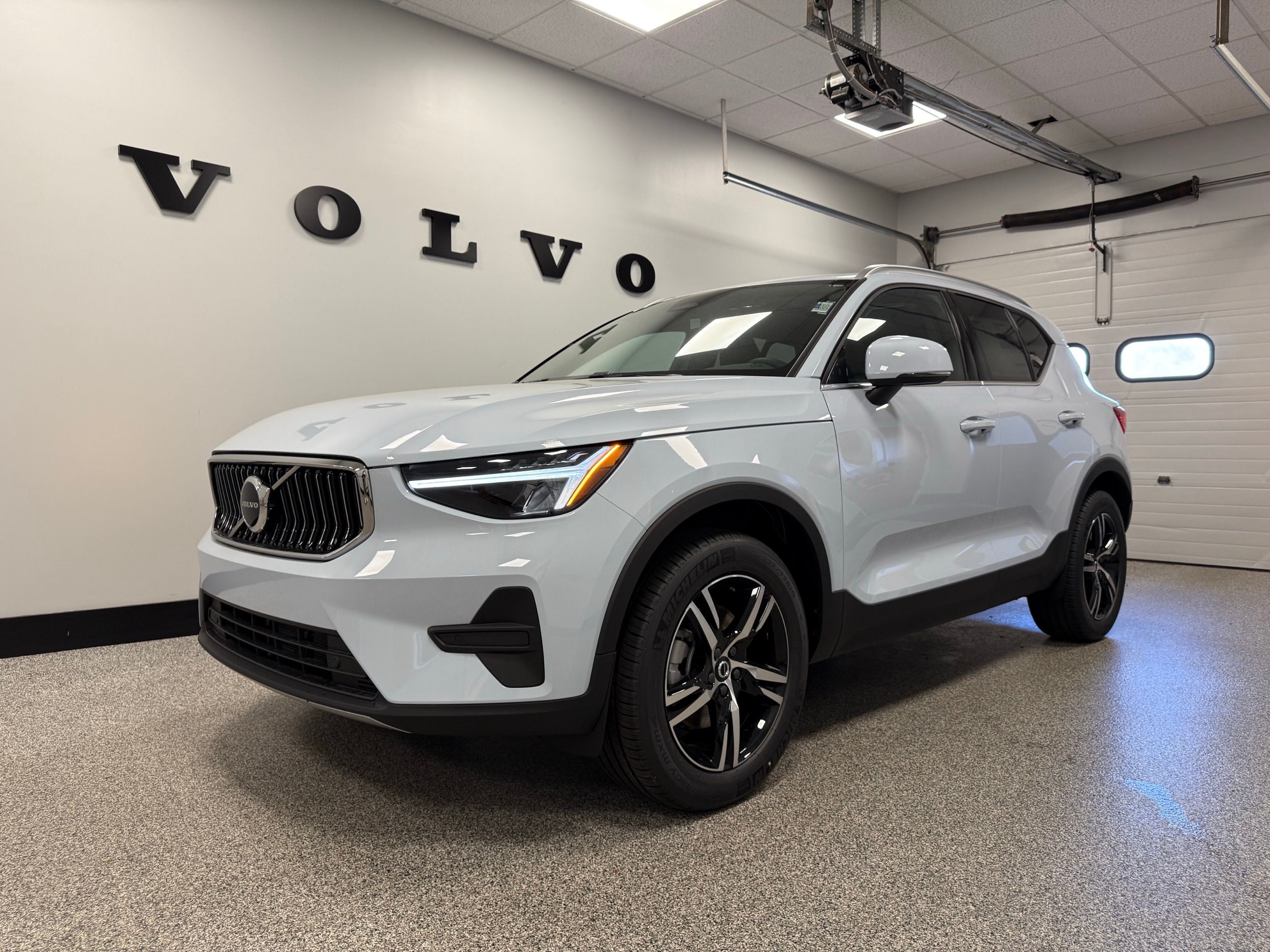 new 2025 Volvo XC40 car, priced at $44,595