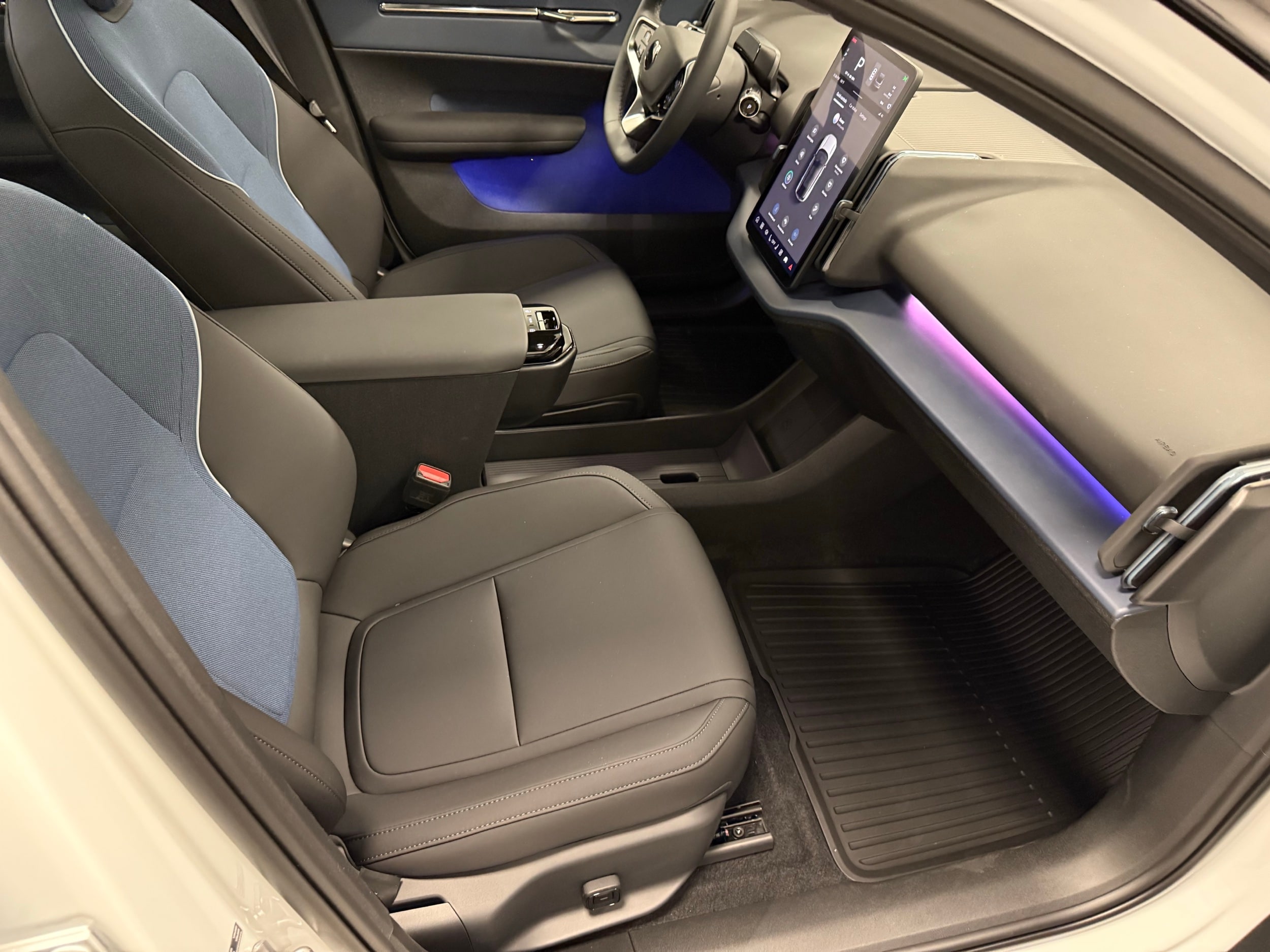 new 2025 Volvo EX30 car, priced at $47,625