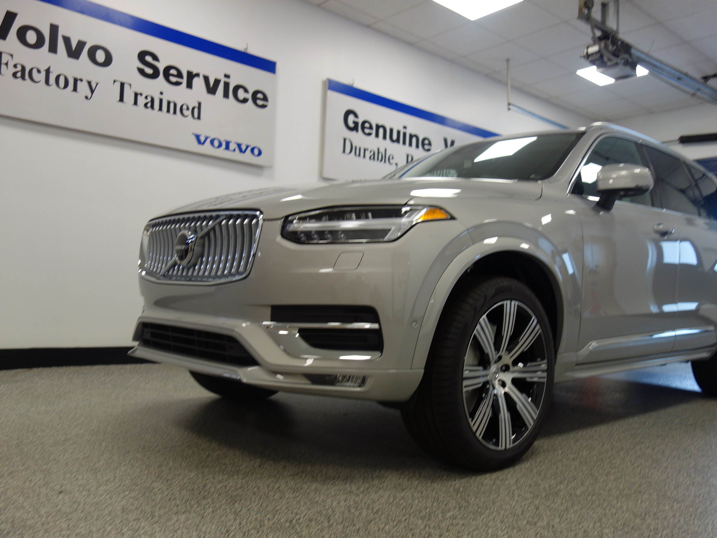 new 2025 Volvo XC90 car, priced at $68,455